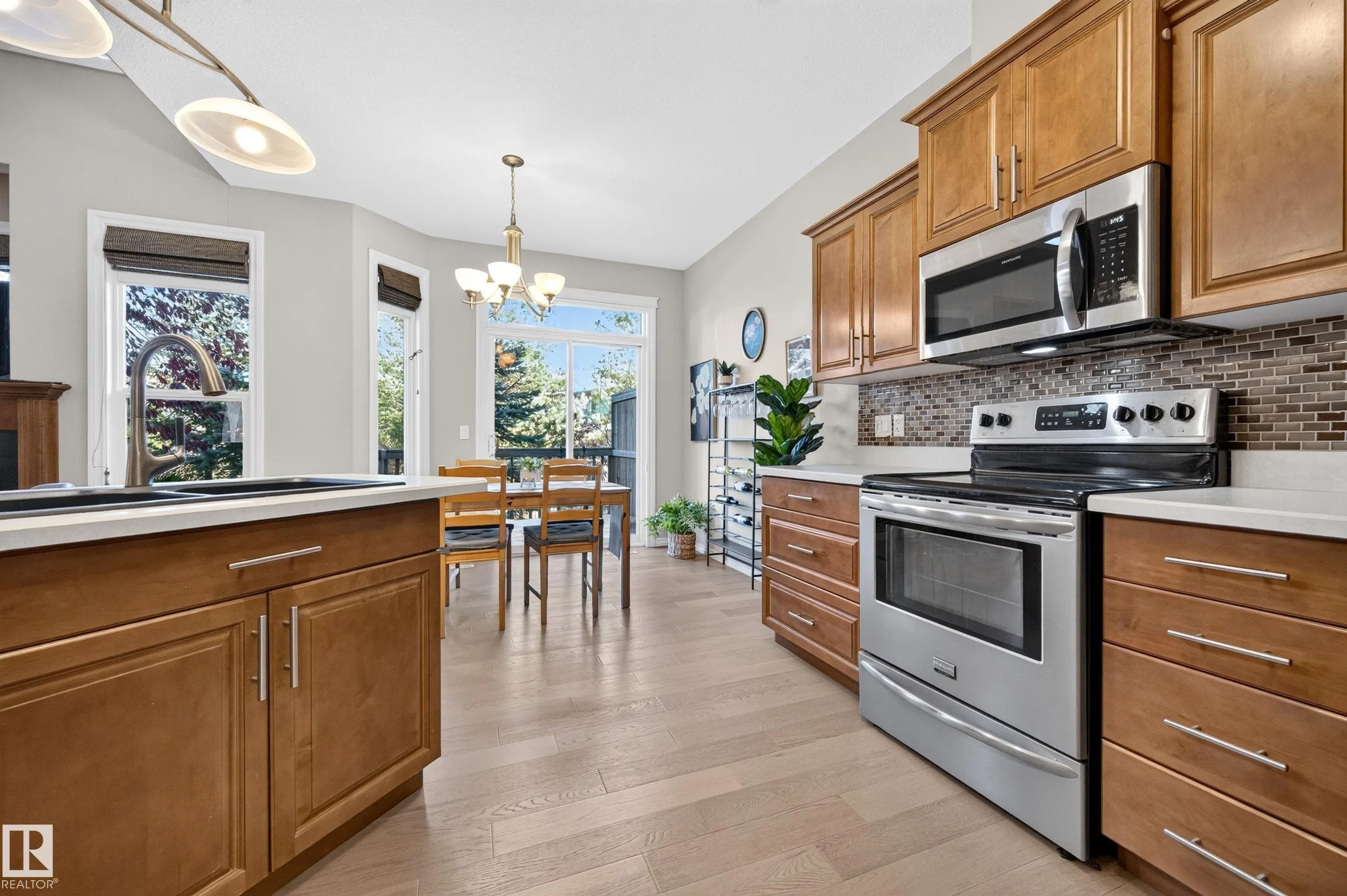 41 SUMMERWOOD Boulevard