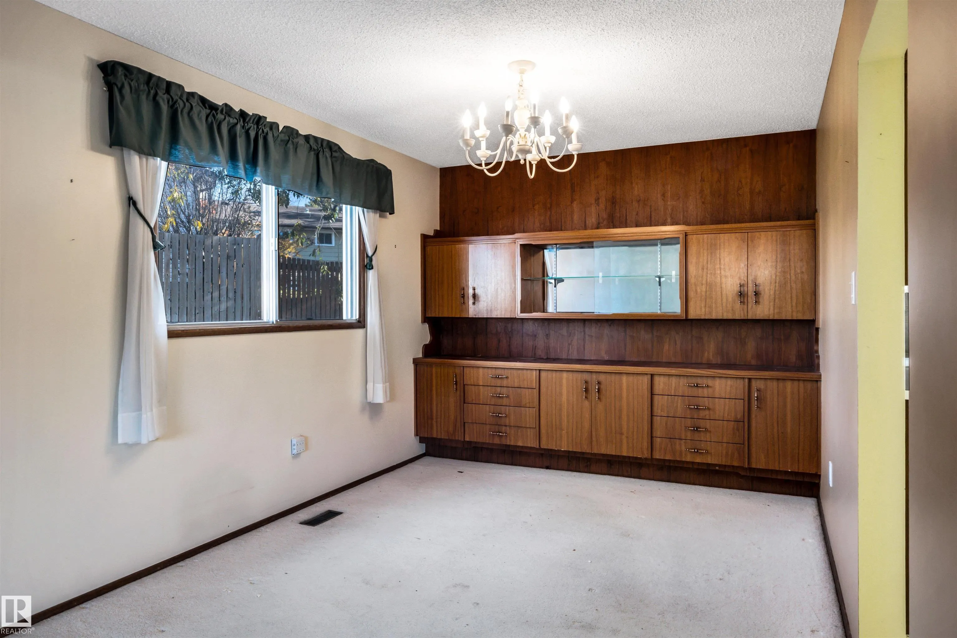 26 GLENWOOD Crescent