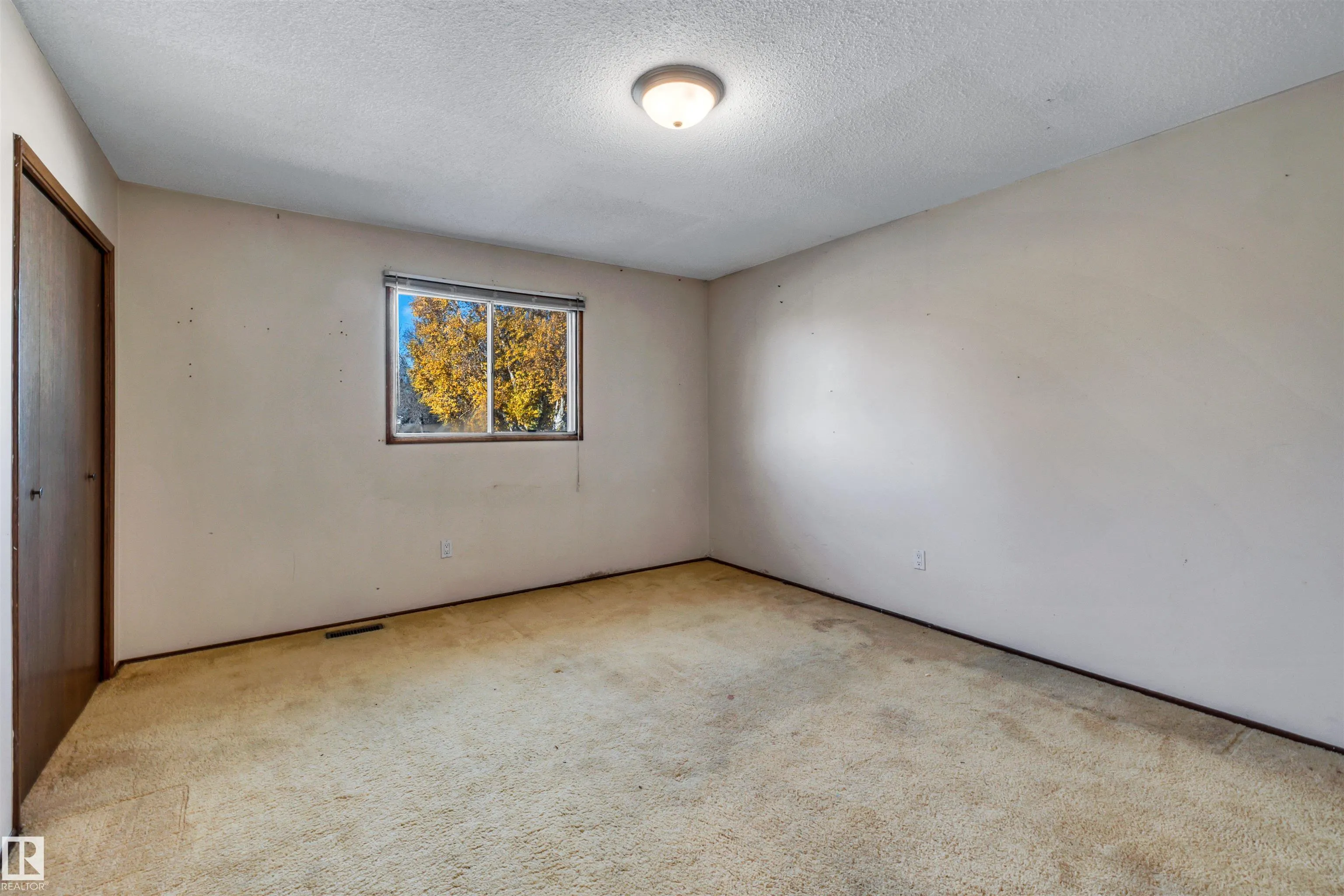 26 GLENWOOD Crescent