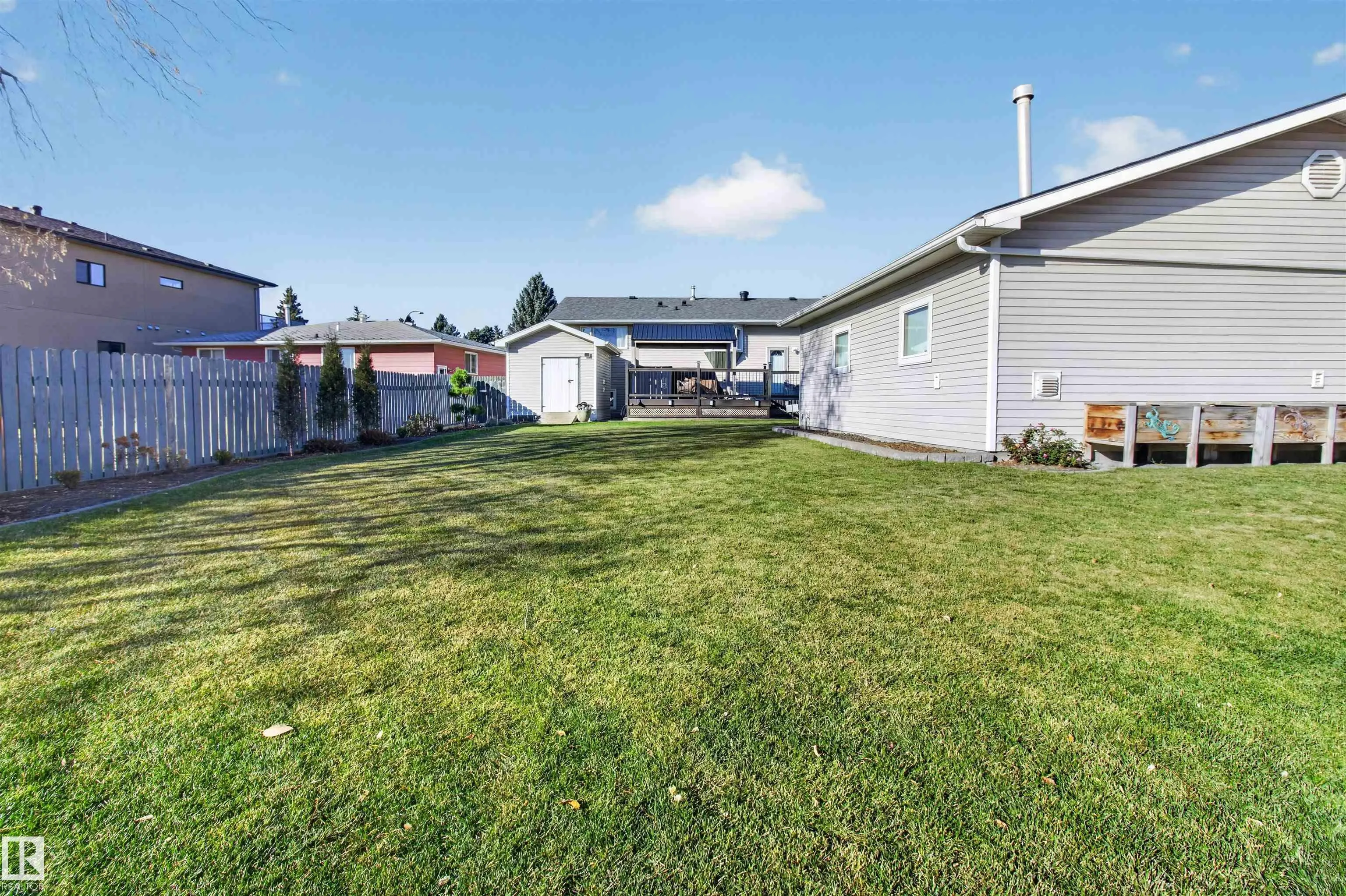 1127 68 St