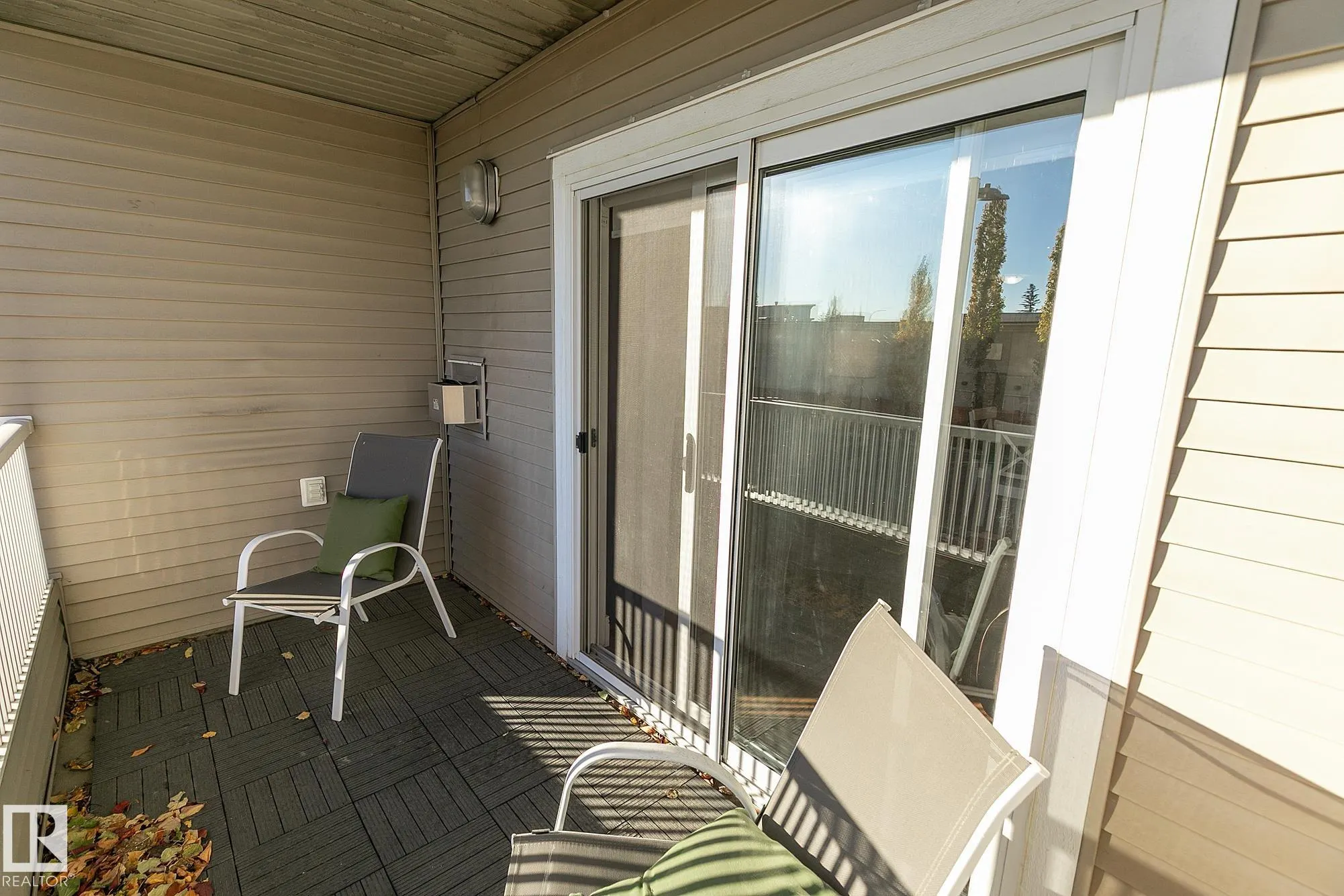 6 SPRUCE RIDGE Drive