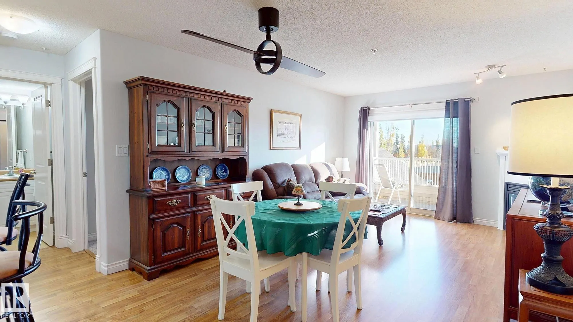 6 SPRUCE RIDGE Drive