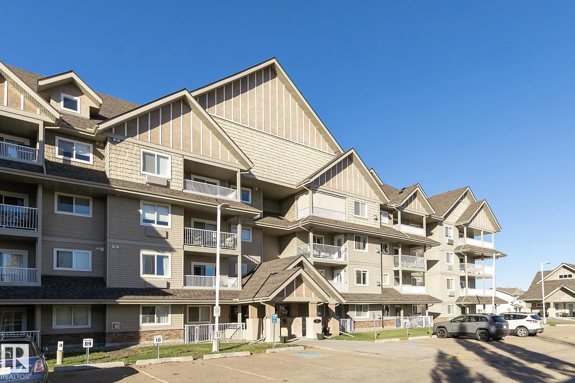 6 SPRUCE RIDGE Drive