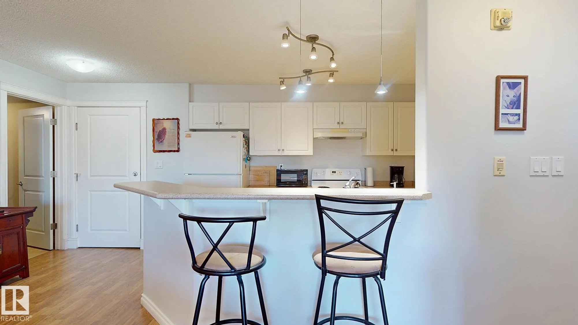 6 SPRUCE RIDGE Drive
