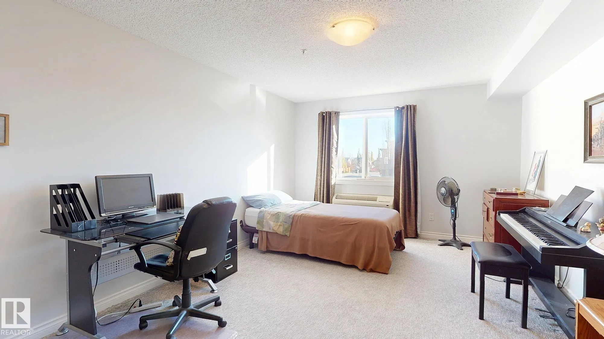 6 SPRUCE RIDGE Drive