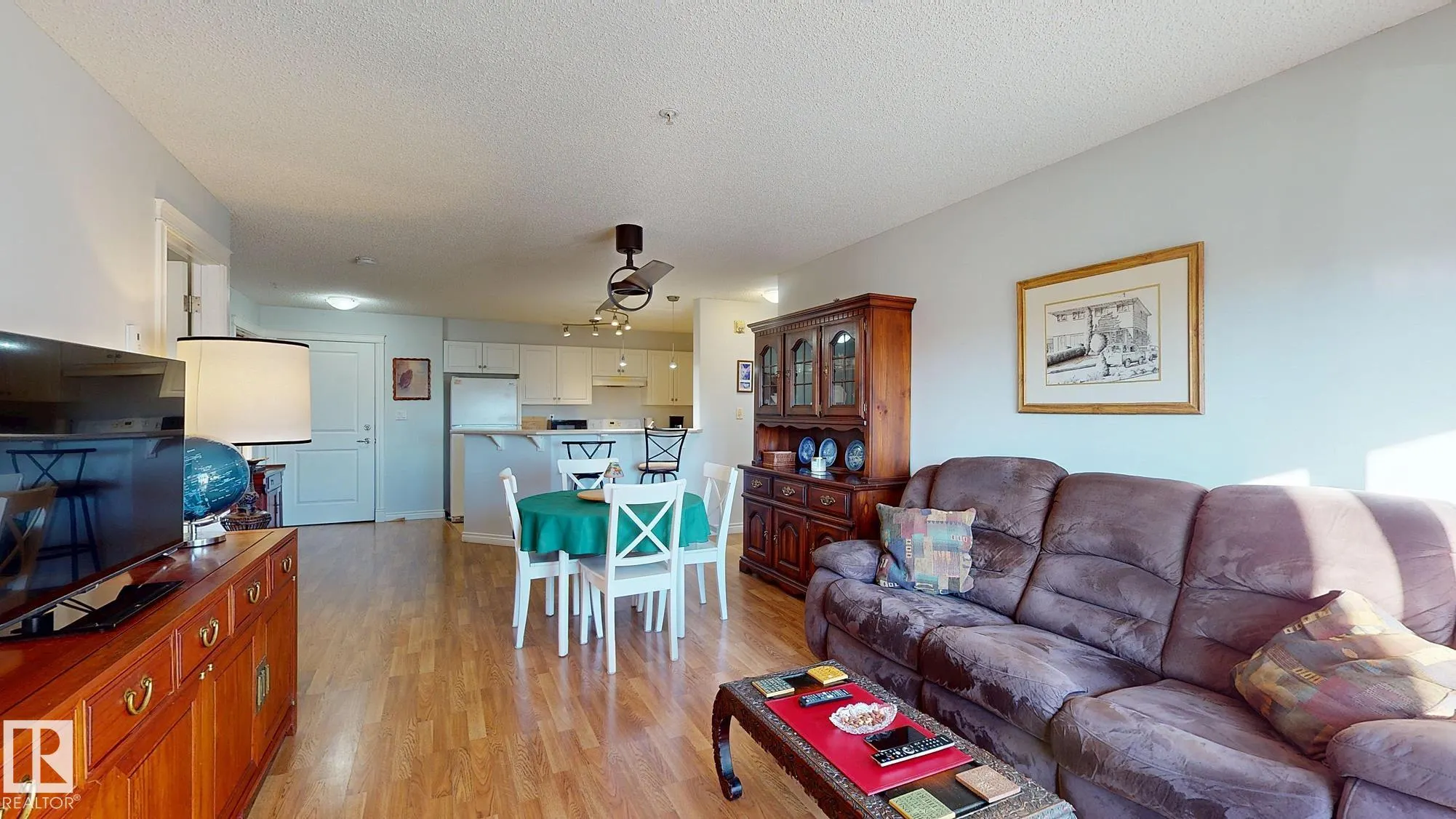 6 SPRUCE RIDGE Drive