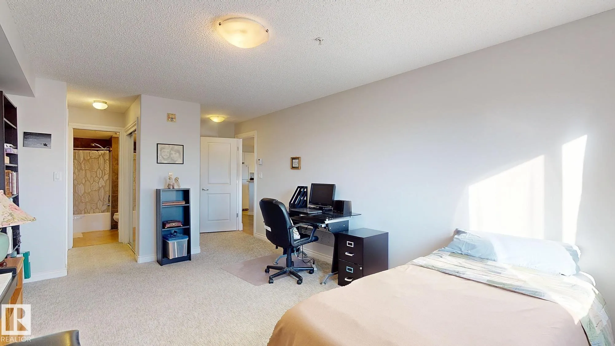 6 SPRUCE RIDGE Drive