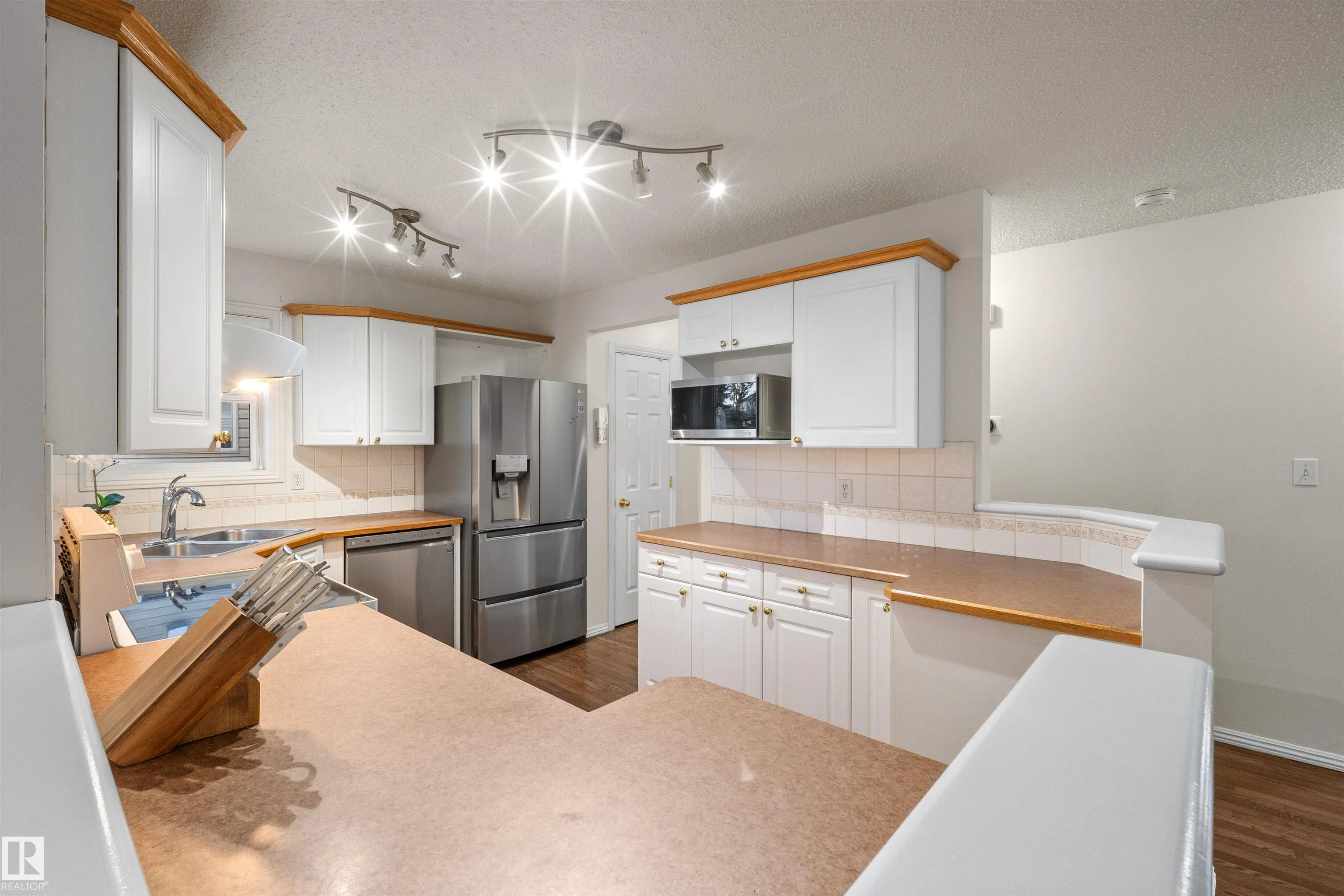 305 WILD ROSE Way