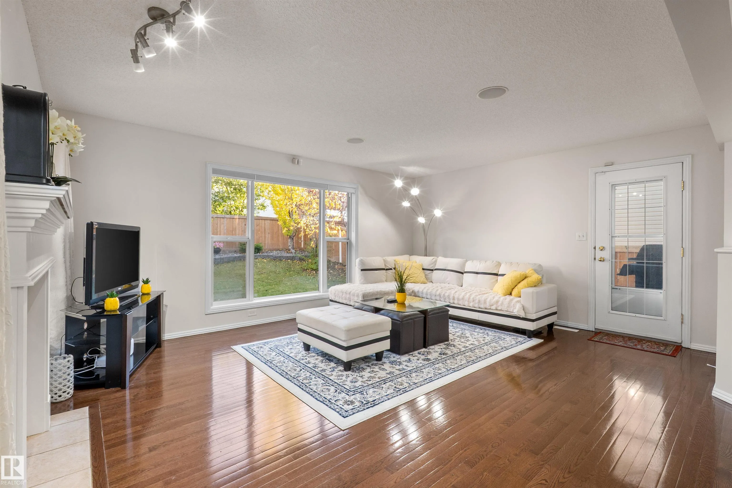 305 WILD ROSE Way