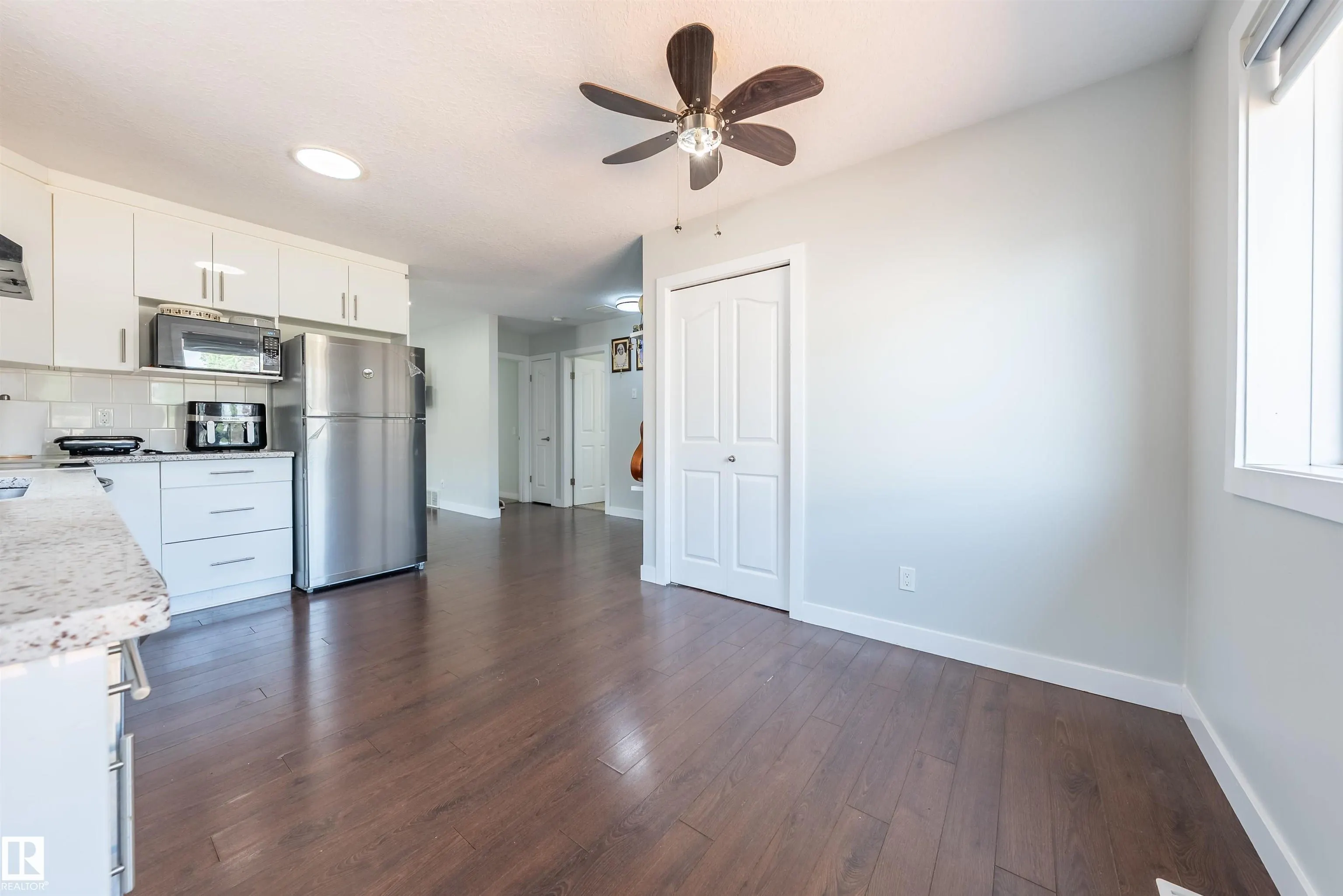 3312 27 ave