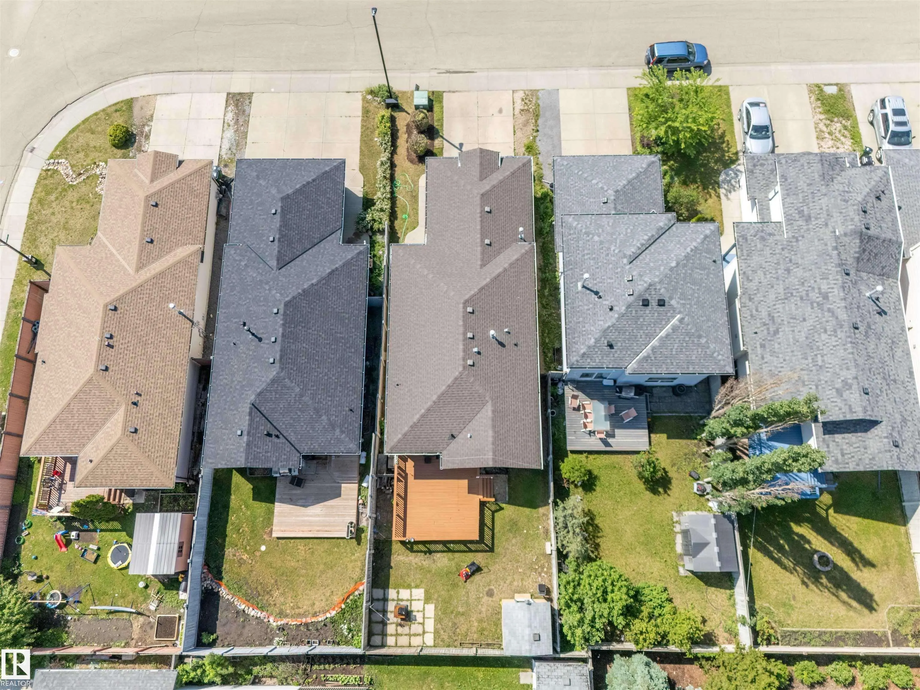 3312 27 ave