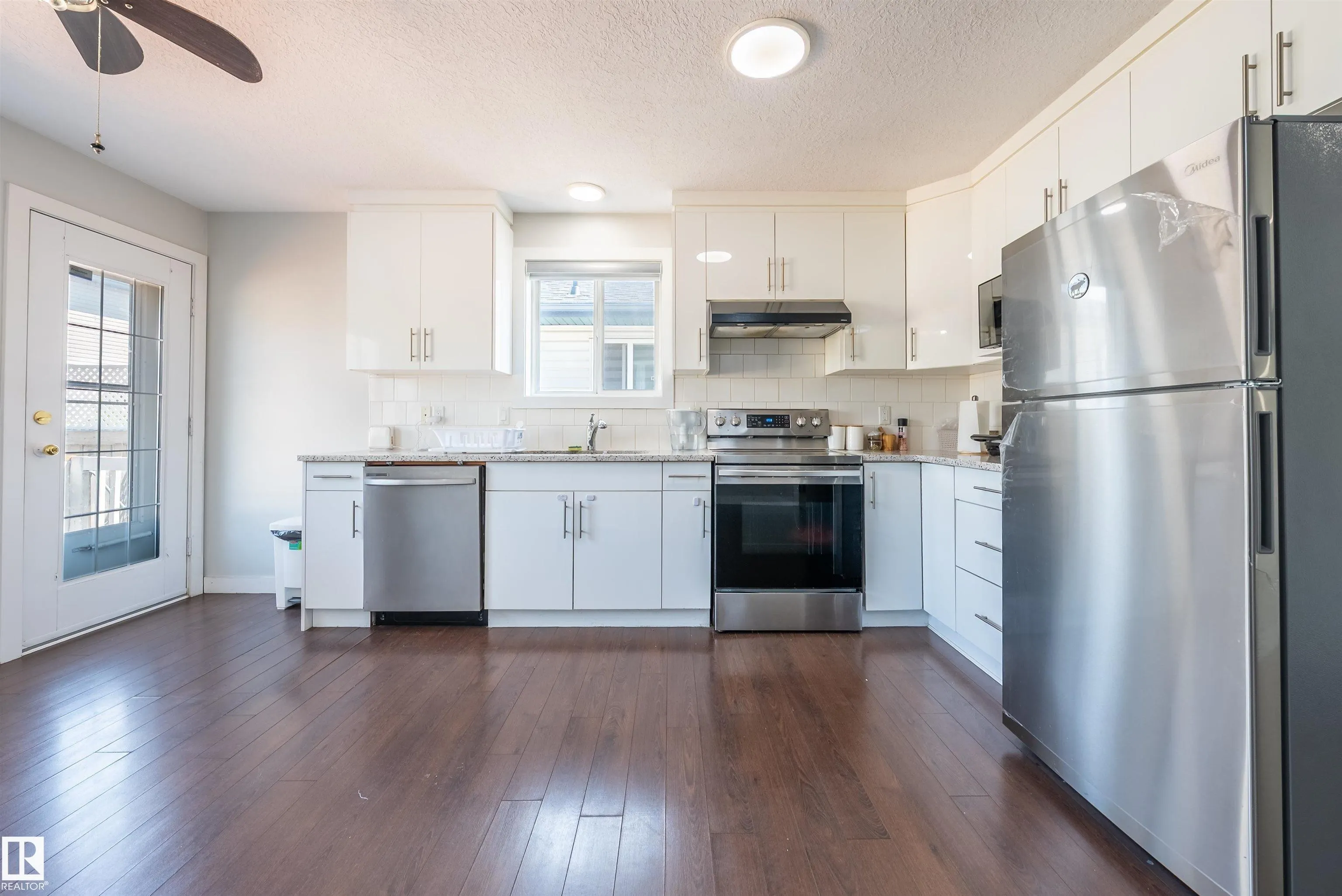 3312 27 ave
