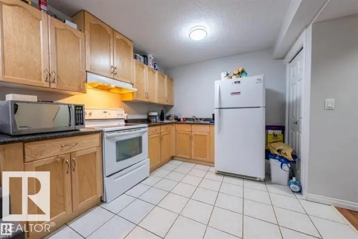 3312 27 ave