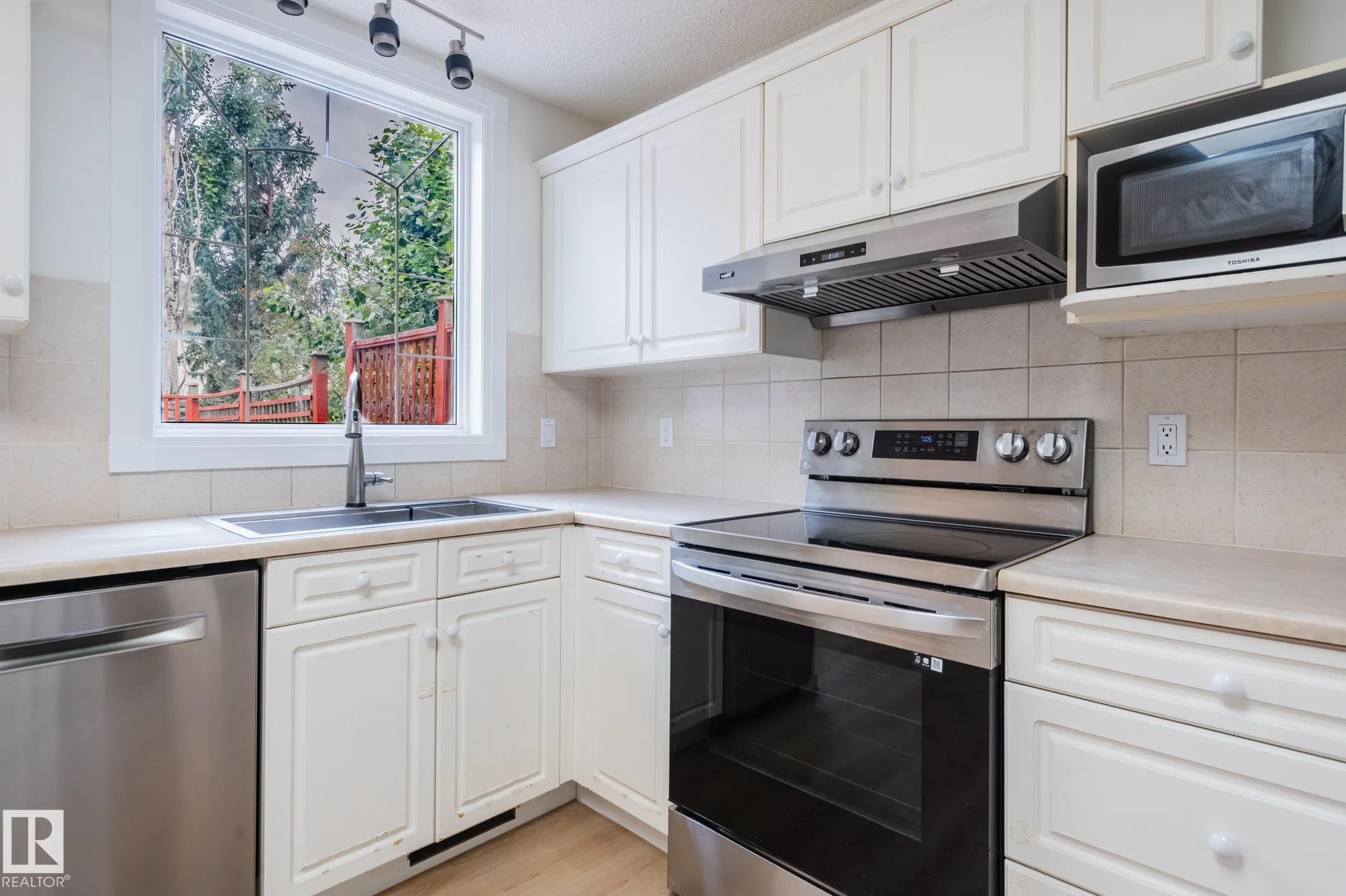 310 Living stone Court