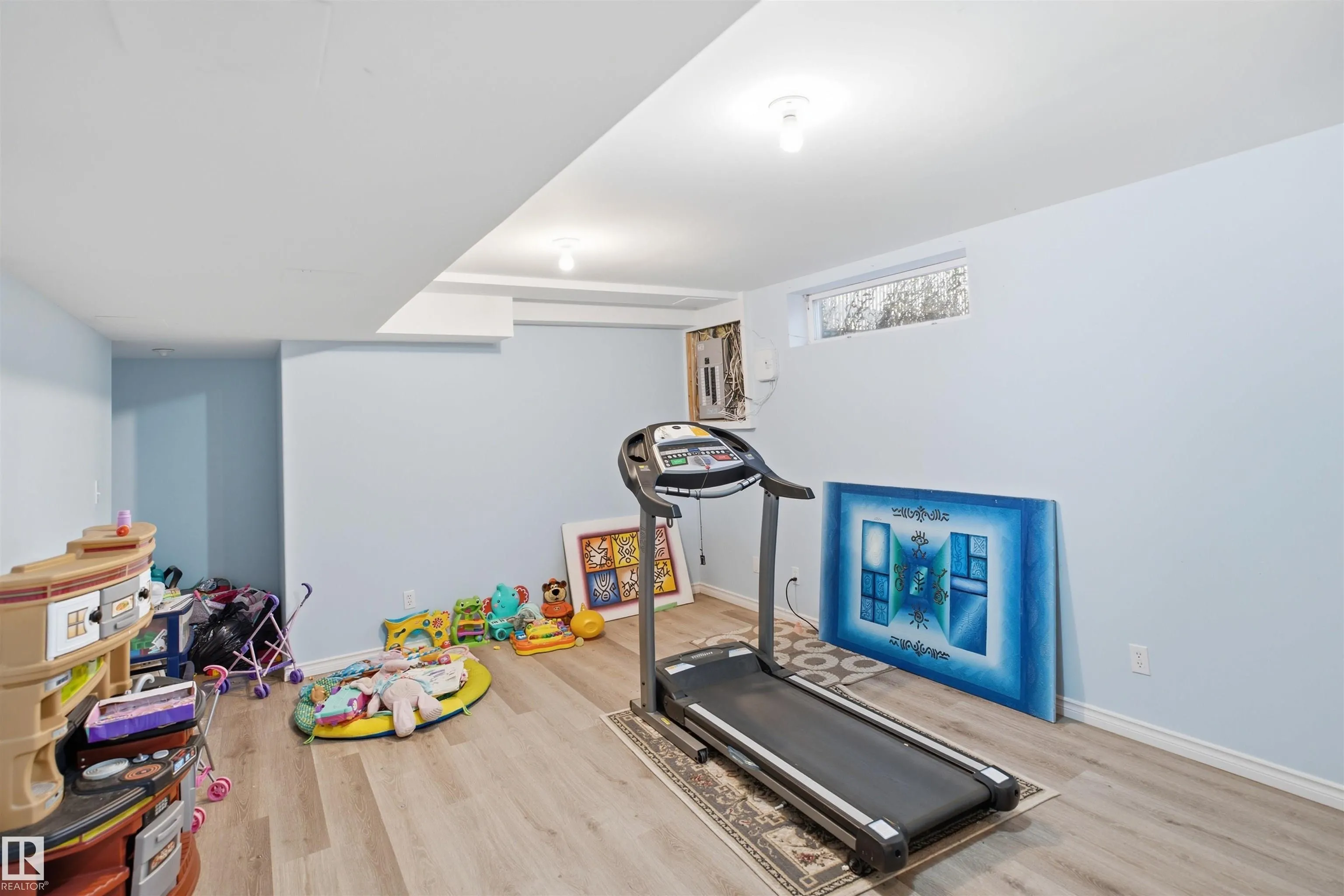 17007 90A Street