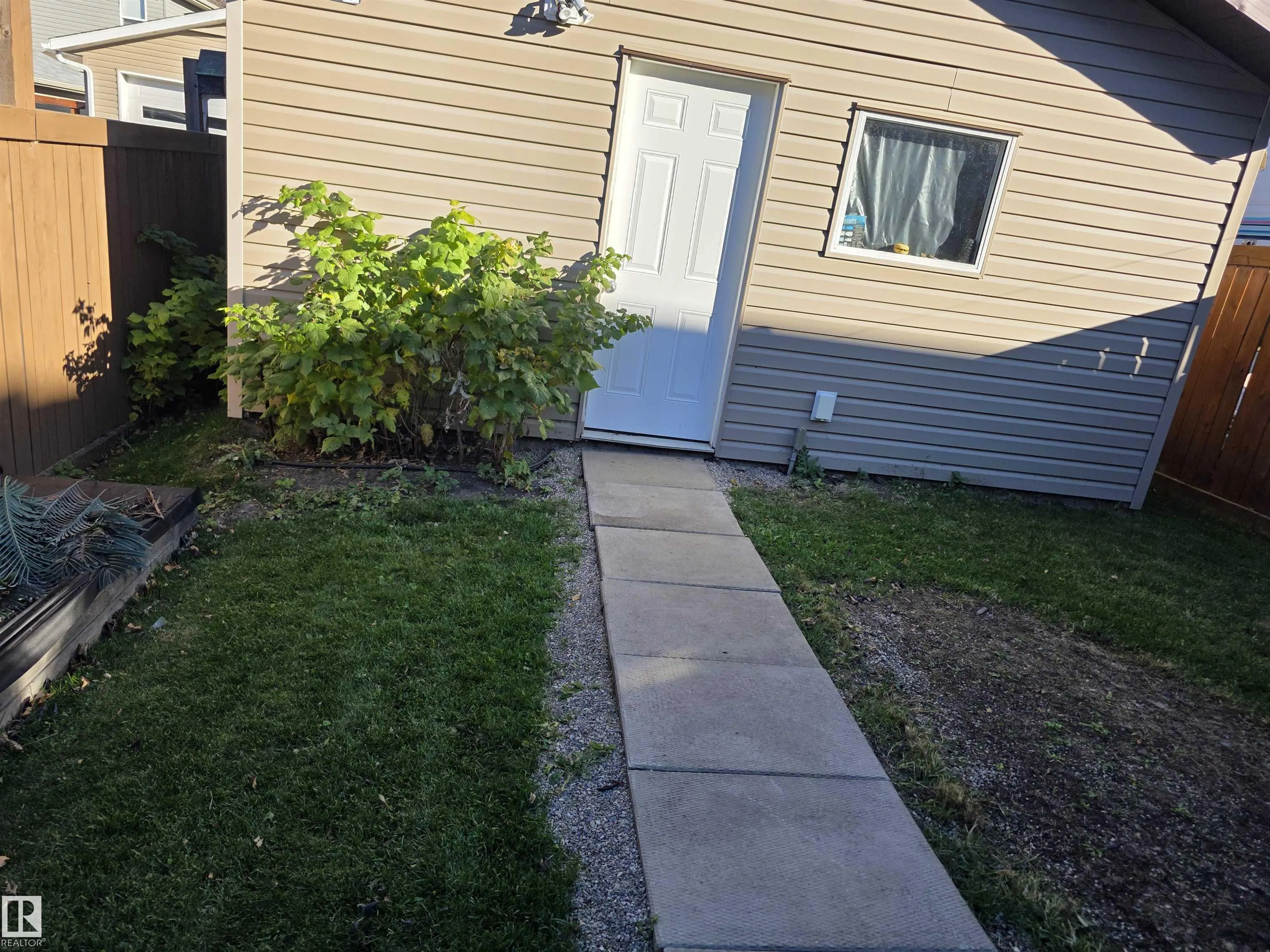 88 SPRUCE VILLAGE DR