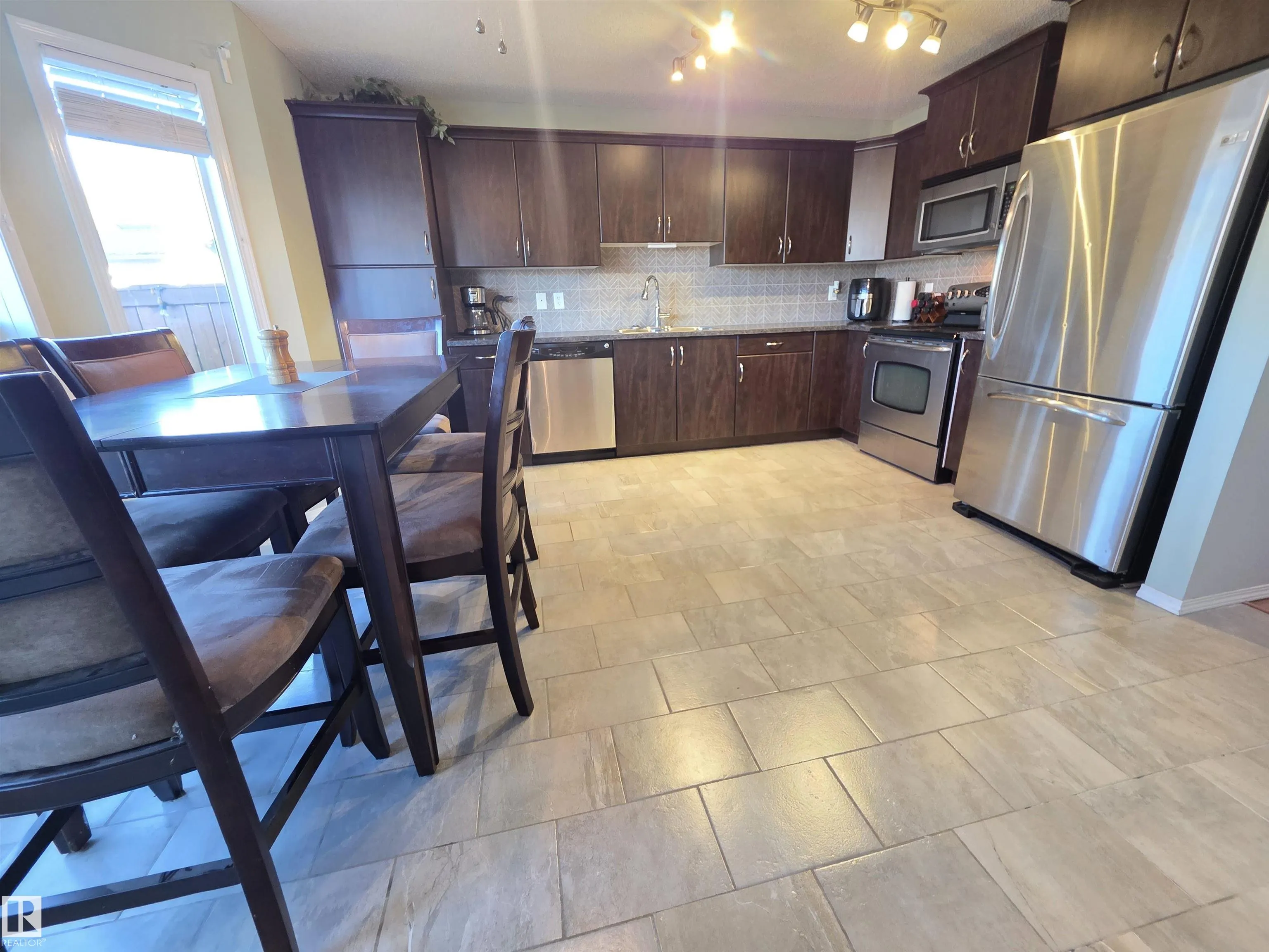 88 SPRUCE VILLAGE DR