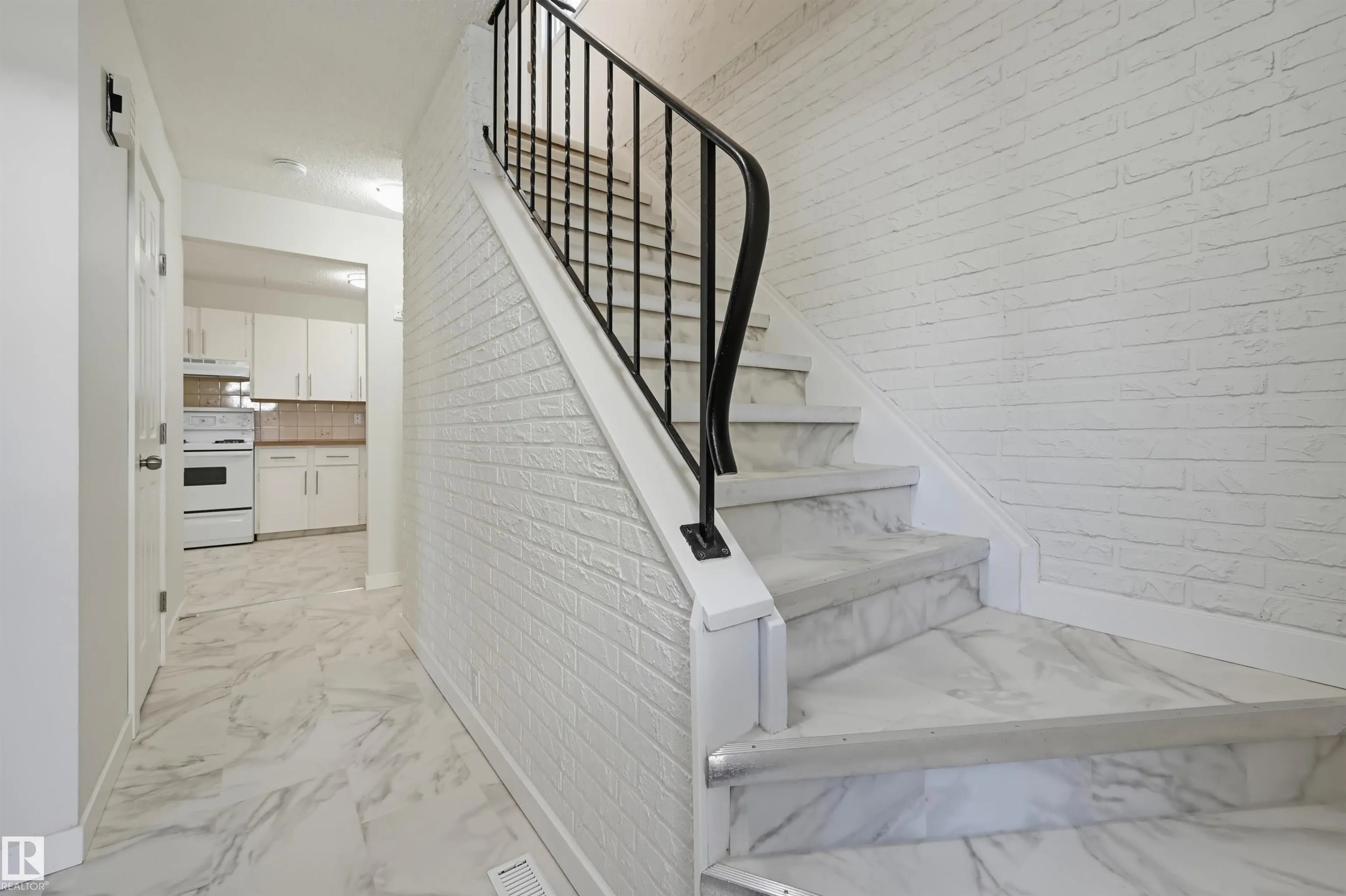 15107 54 Street