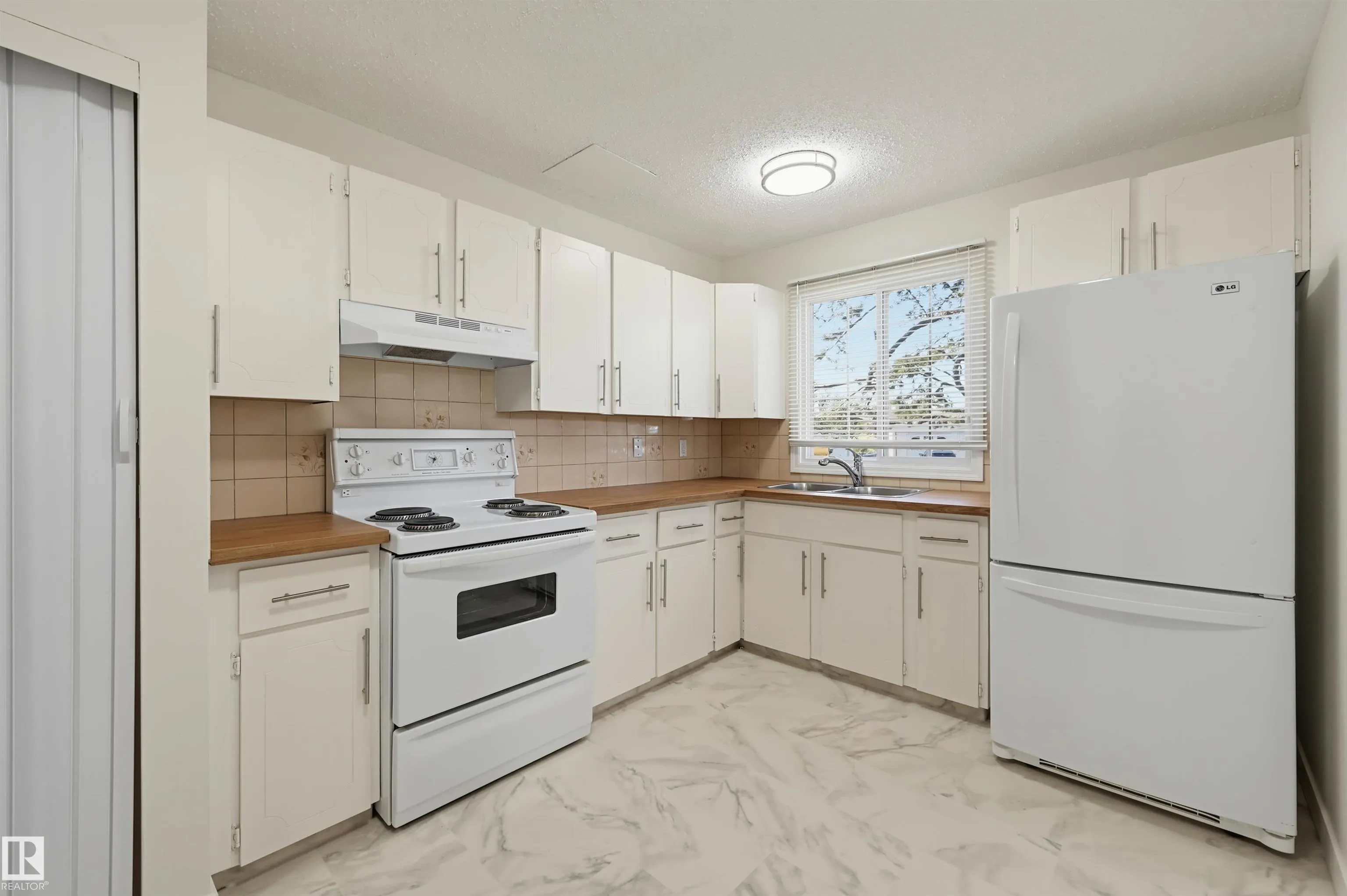 15107 54 Street