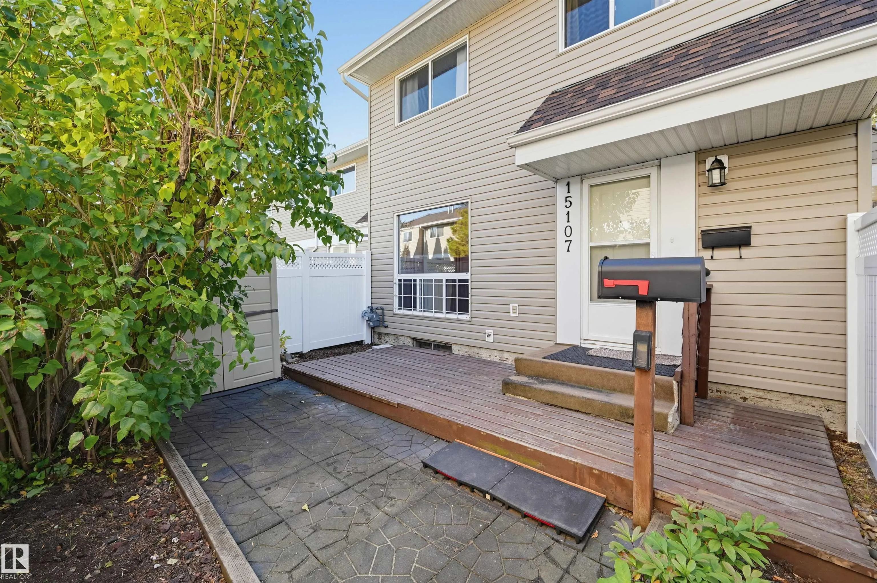 15107 54 Street