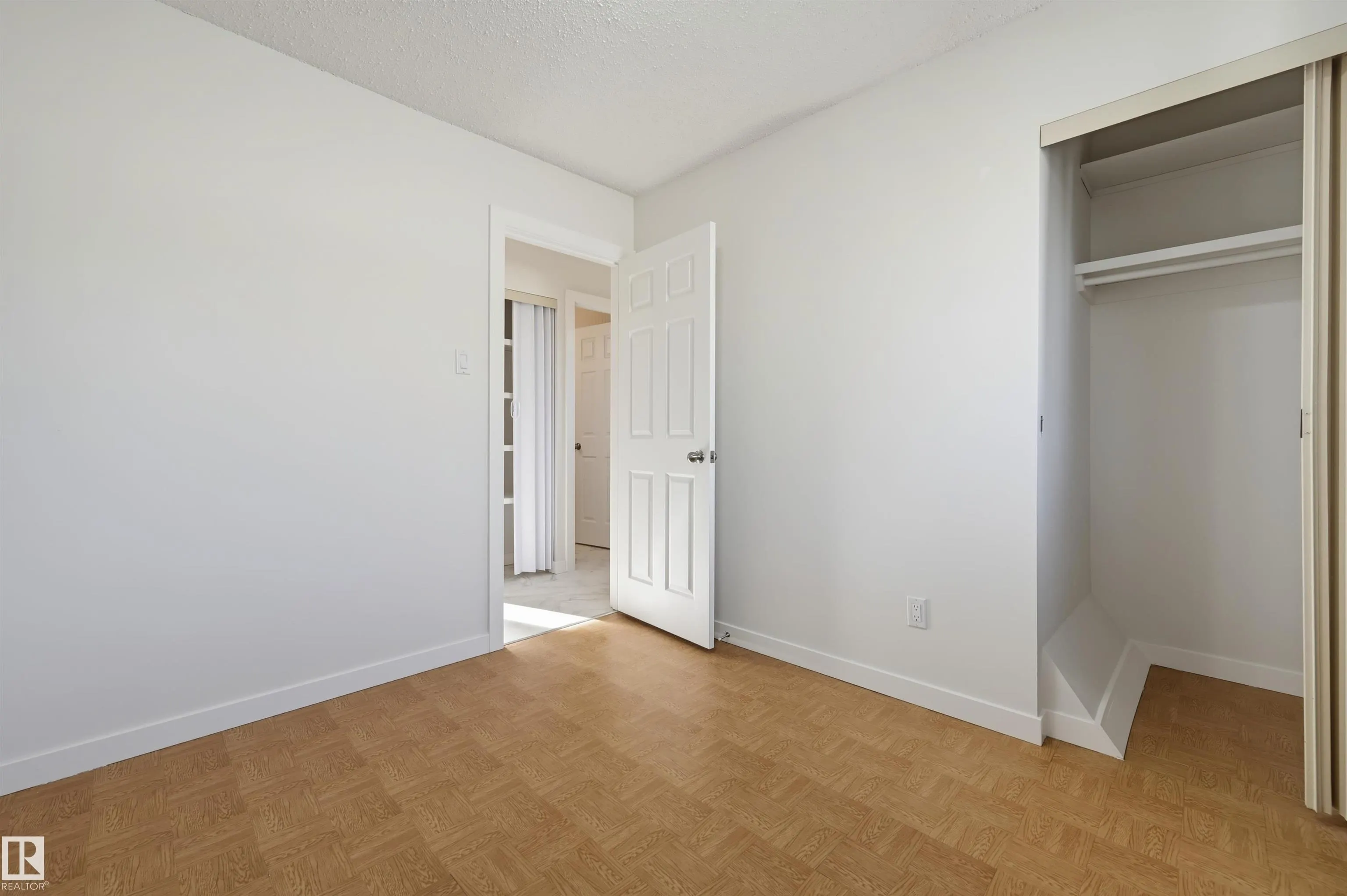 15107 54 Street