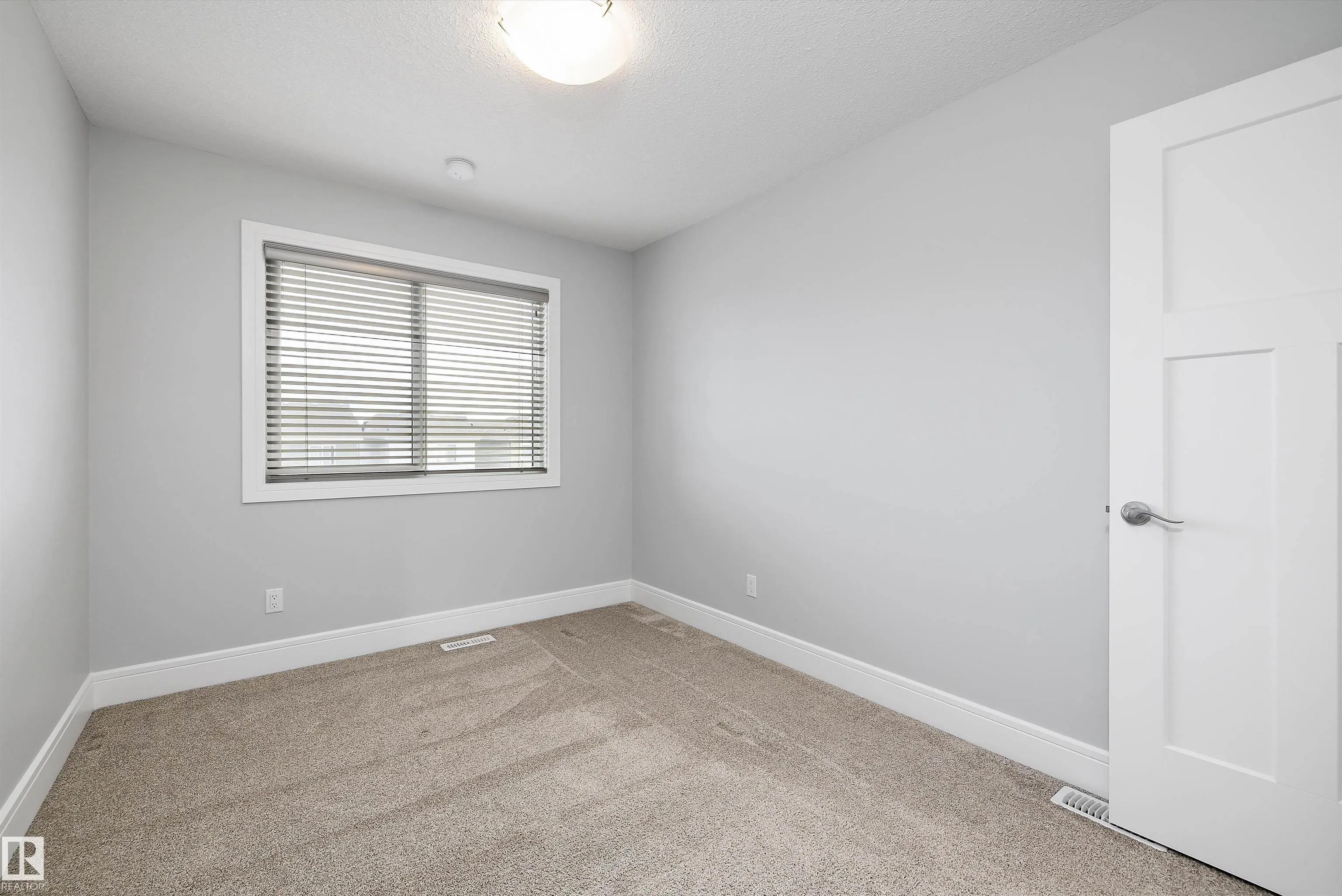4235 Chichak Close