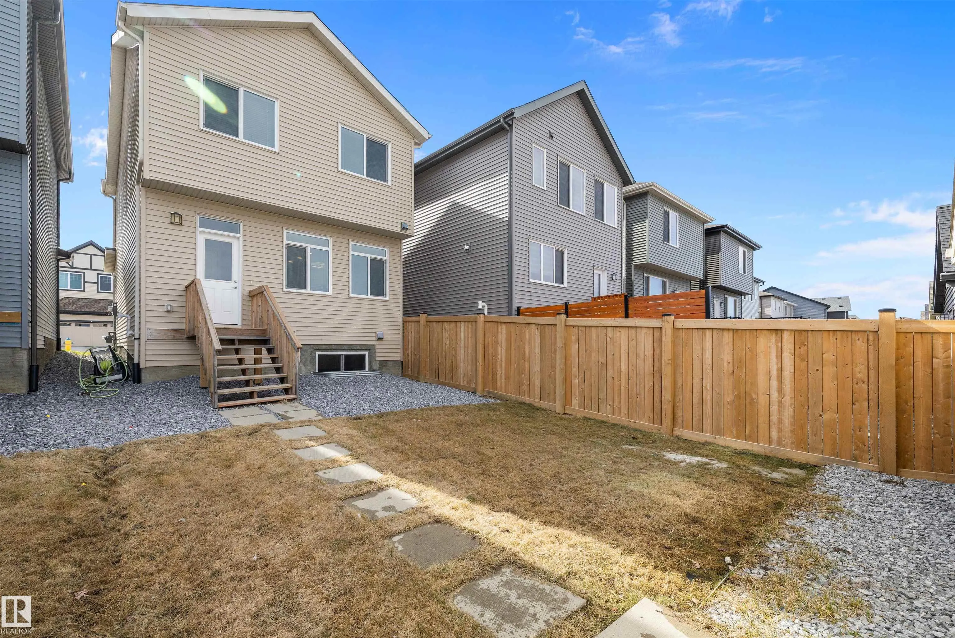4235 Chichak Close
