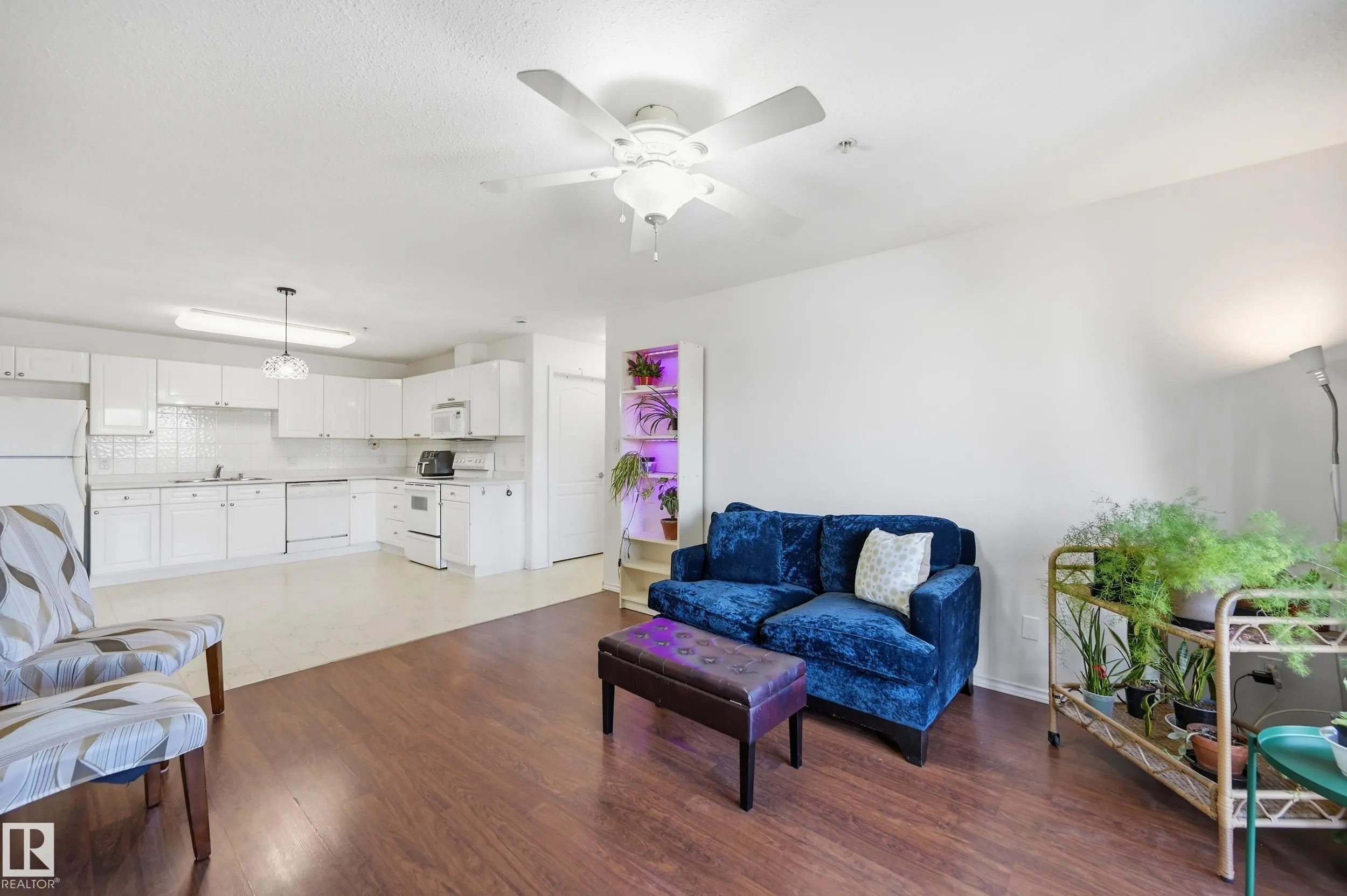 592 Hooke Road