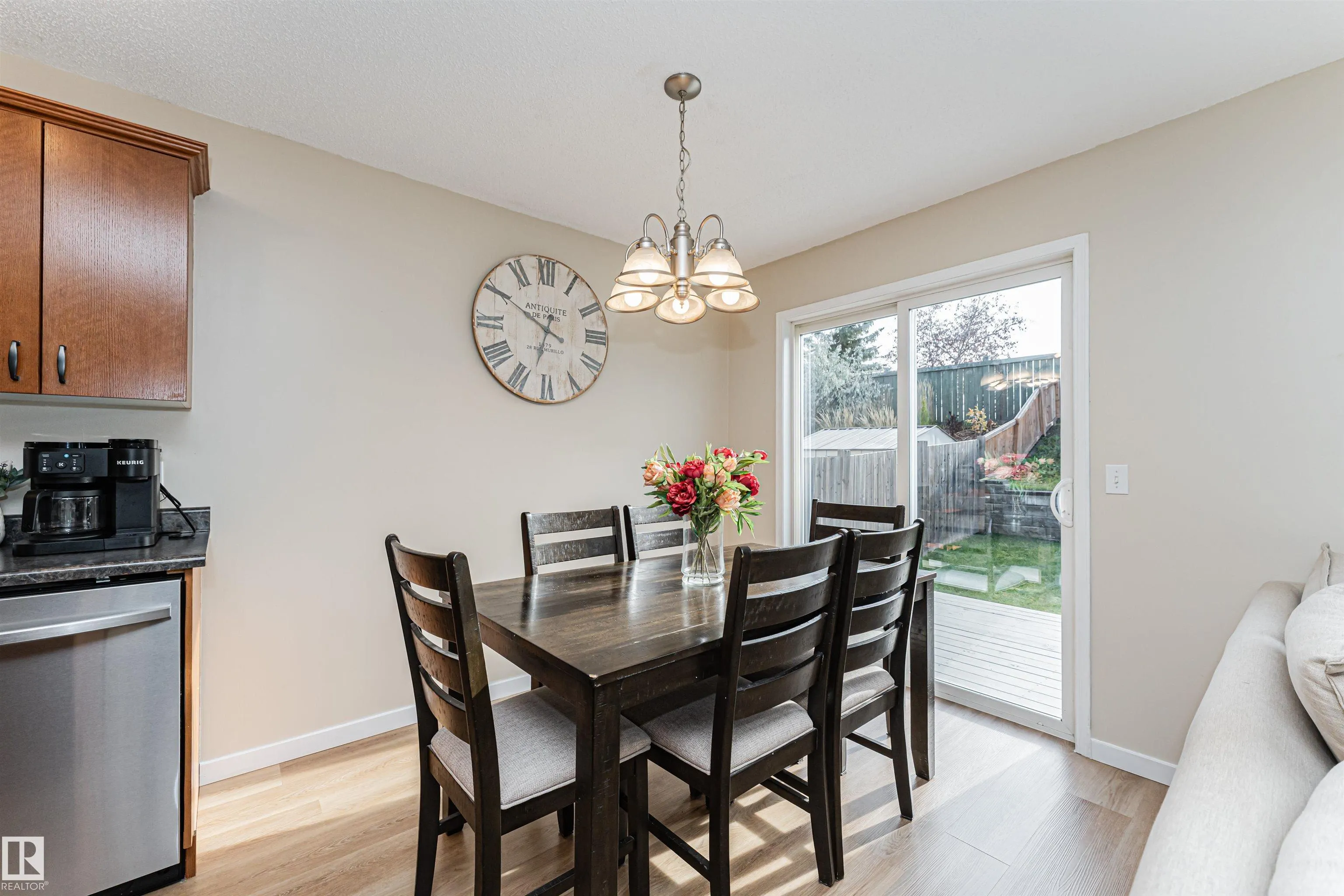 51 VAUGHN Avenue