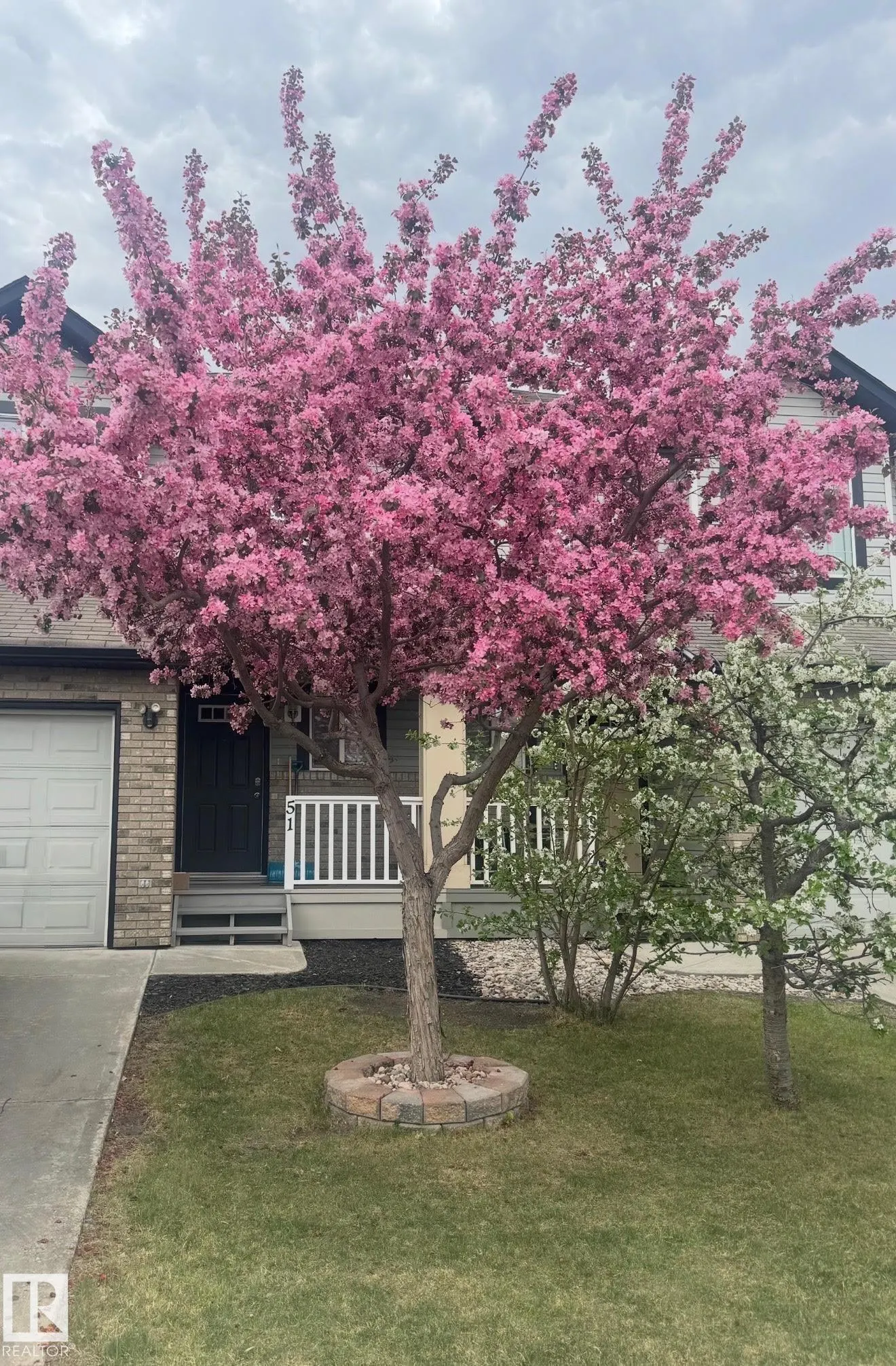 51 VAUGHN Avenue