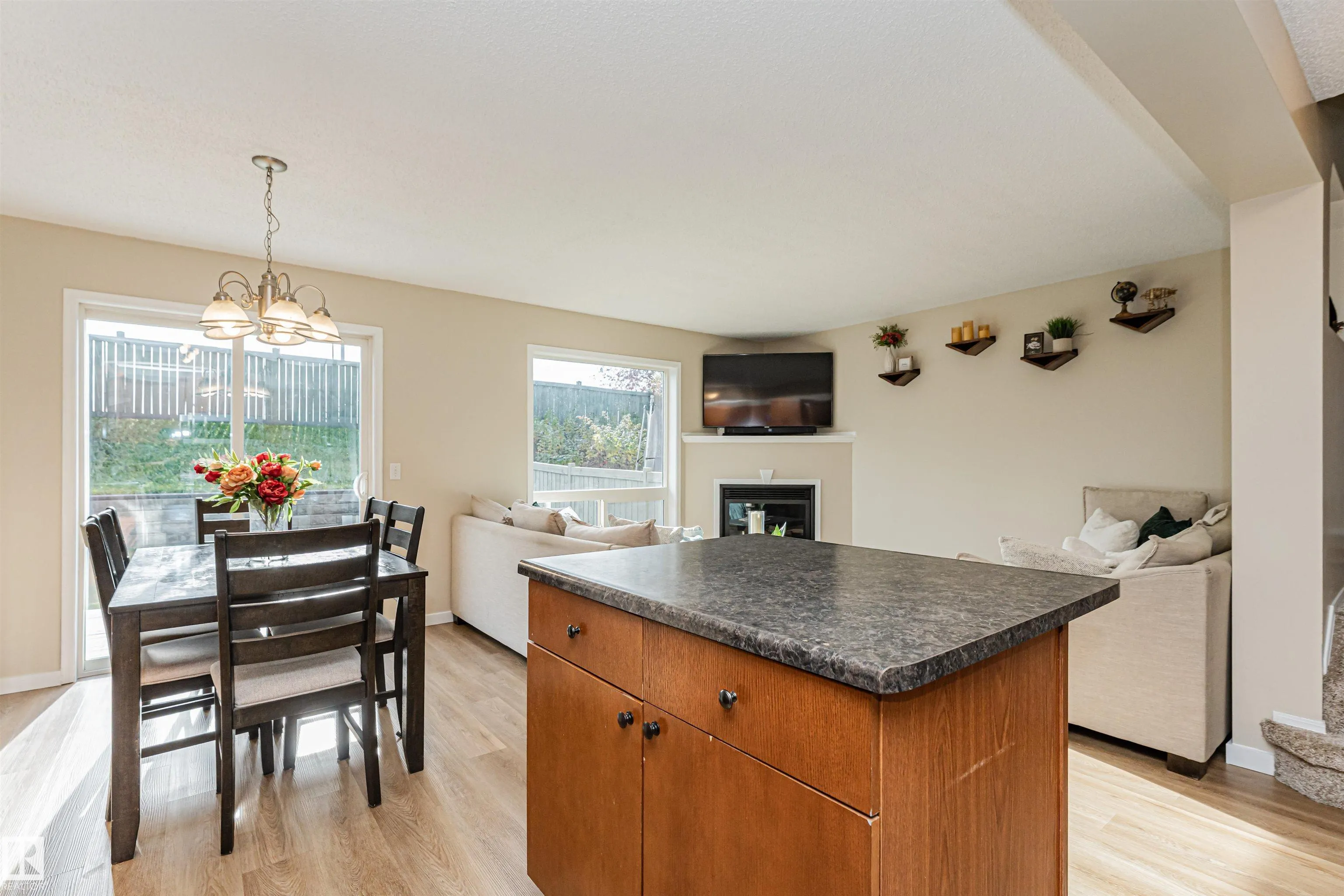 51 VAUGHN Avenue