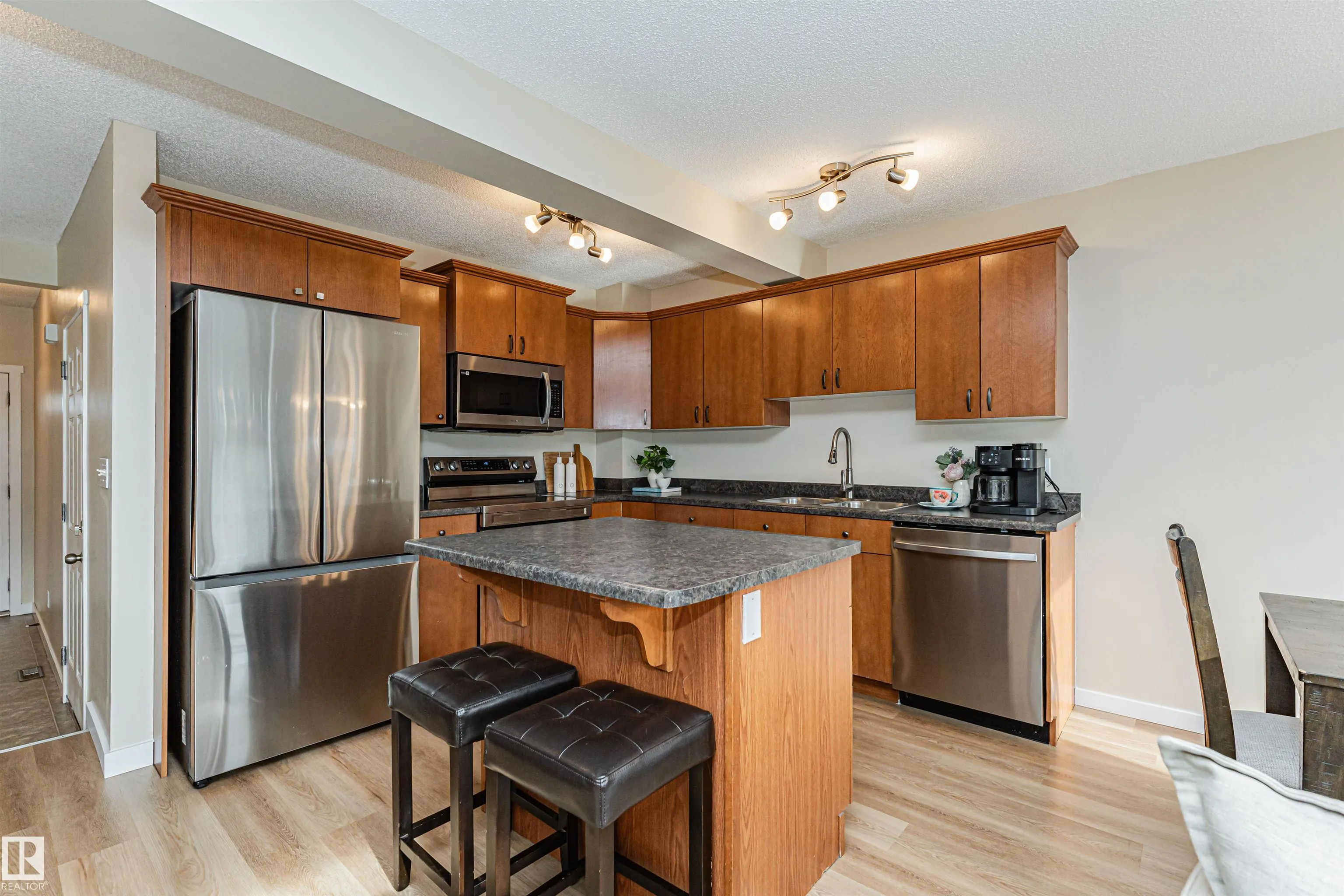 51 VAUGHN Avenue