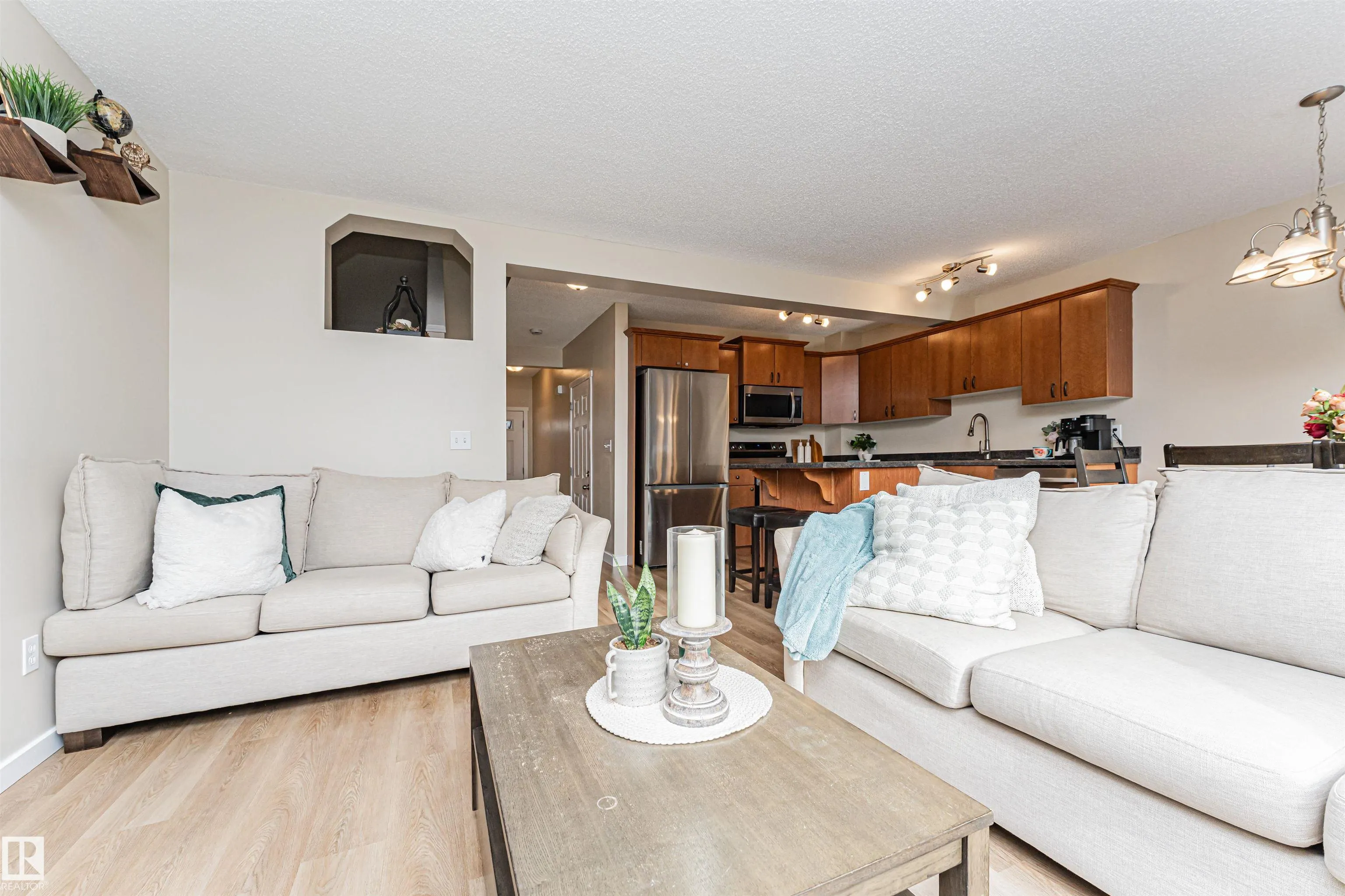 51 VAUGHN Avenue