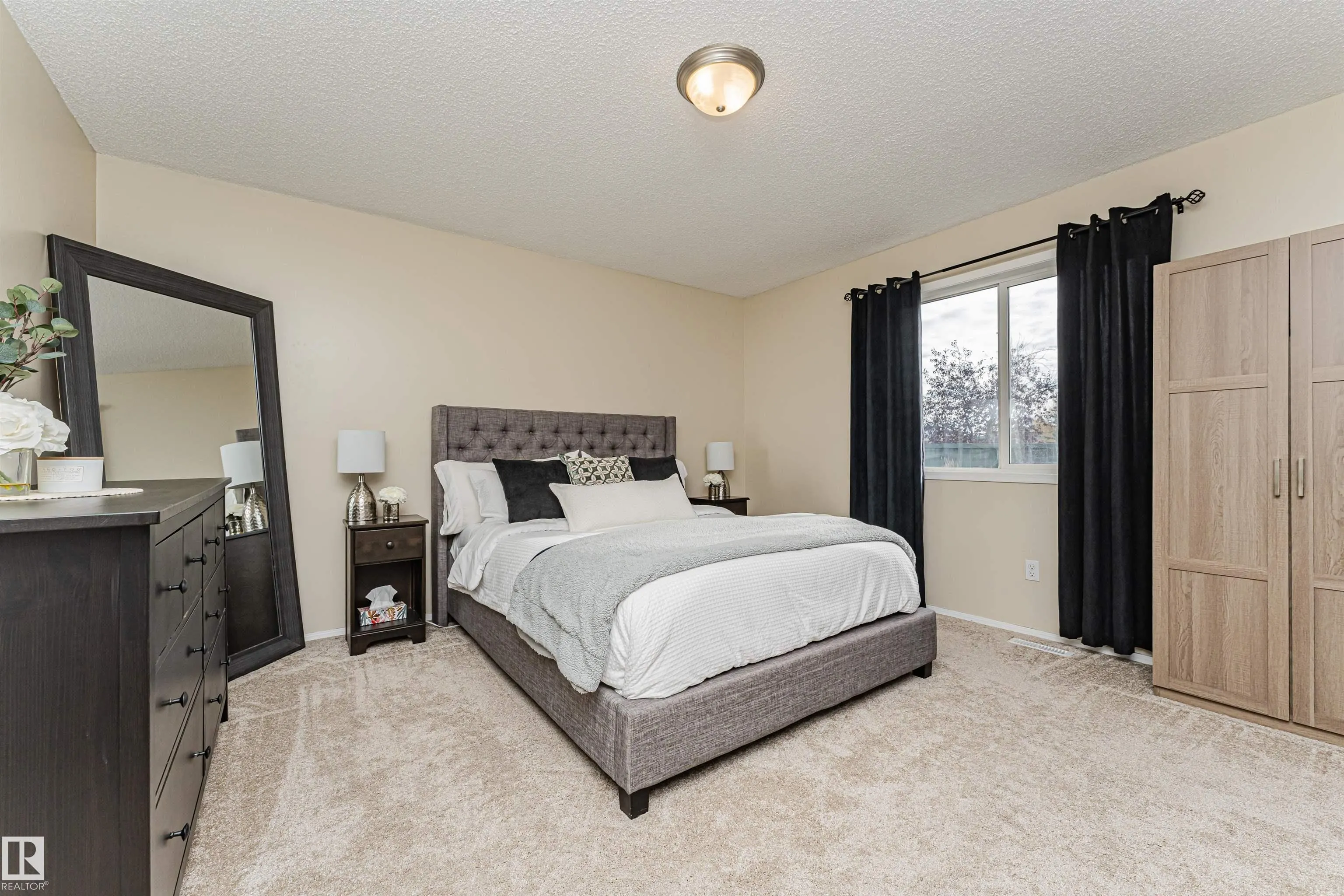 51 VAUGHN Avenue