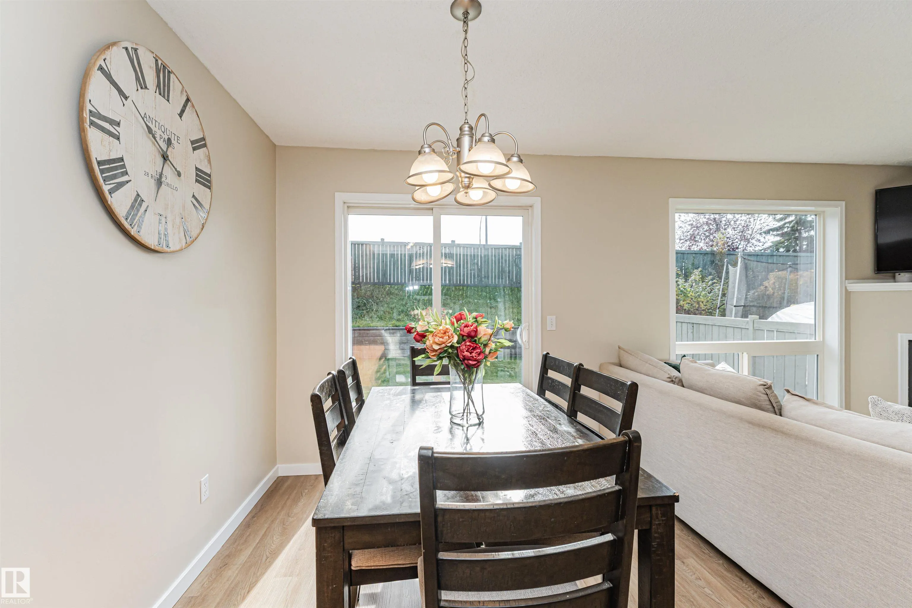 51 VAUGHN Avenue