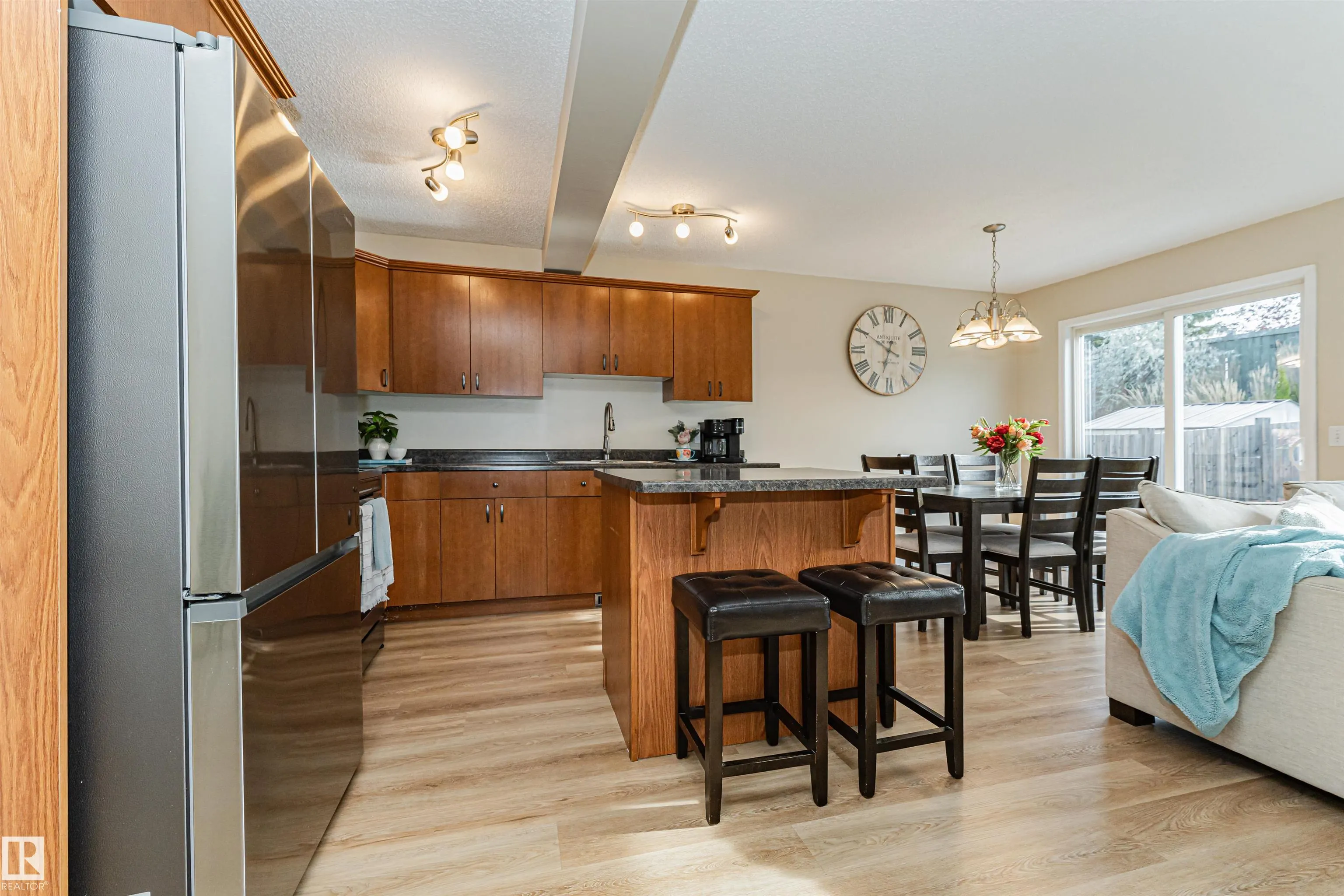 51 VAUGHN Avenue