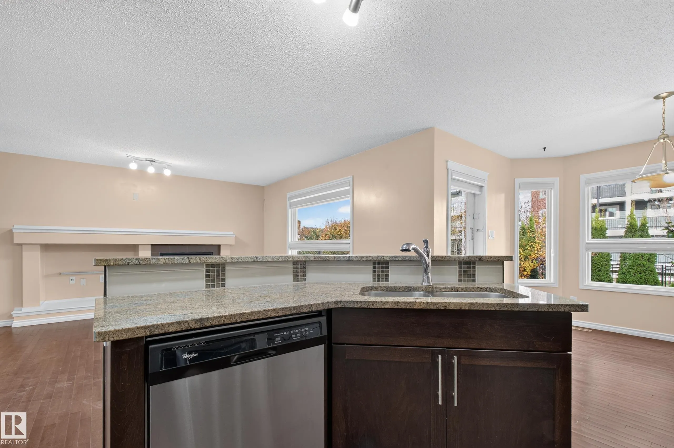 1411 CAREY Way