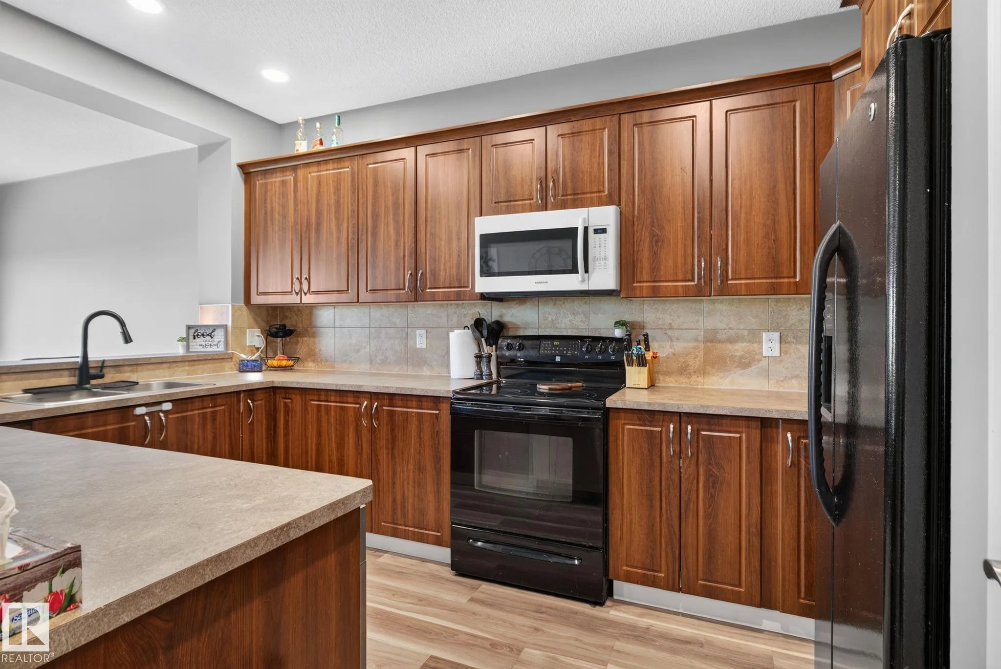 385 SIMMONDS Way