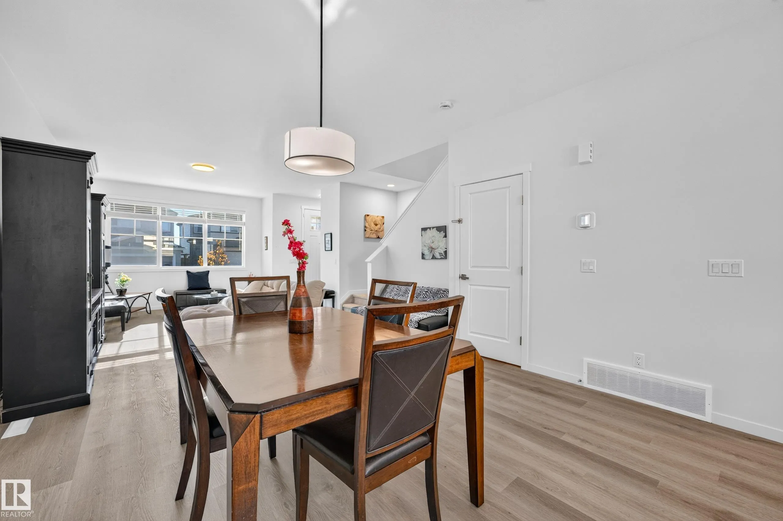 3983 Wren Loop