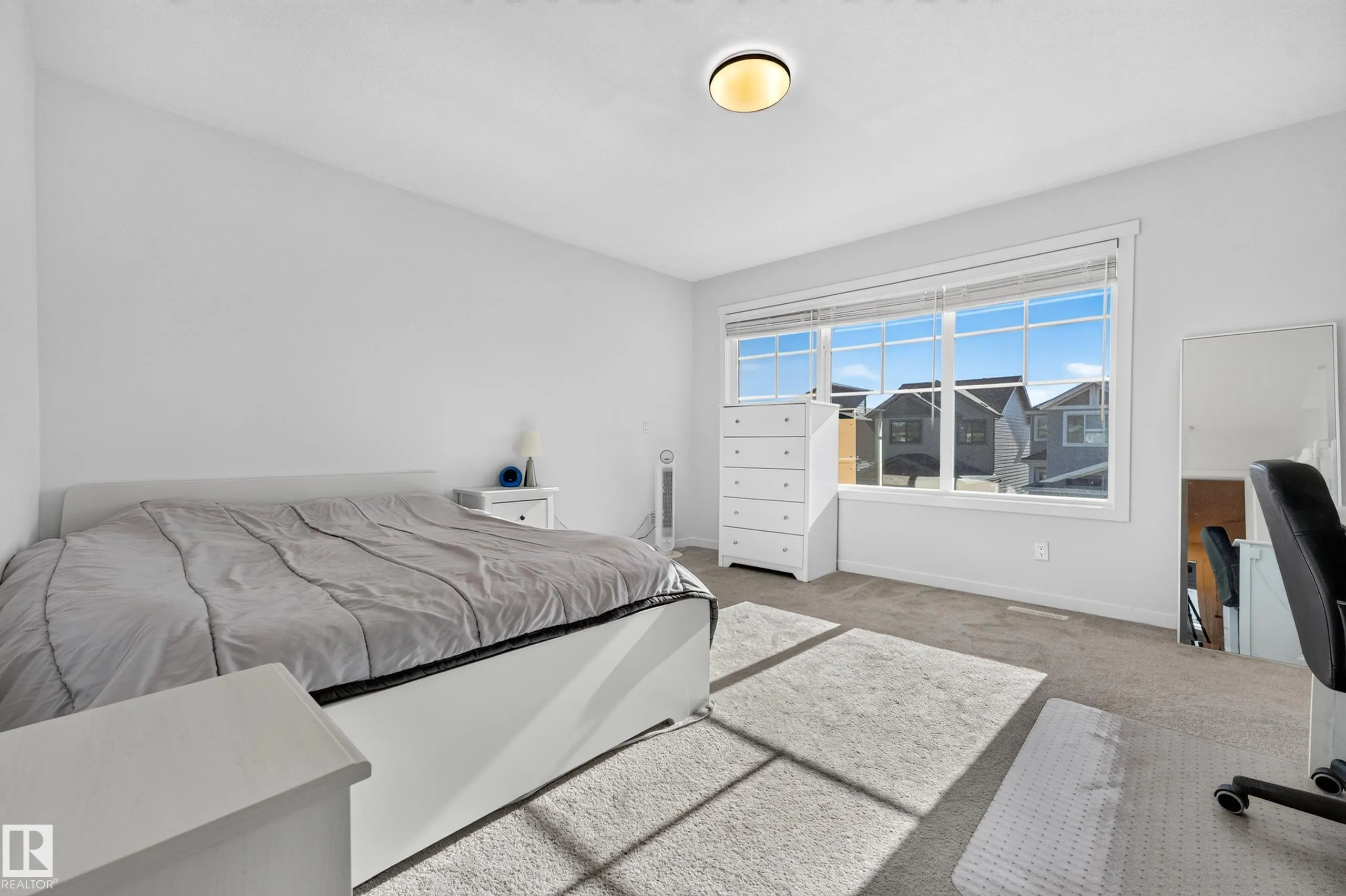 3983 Wren Loop