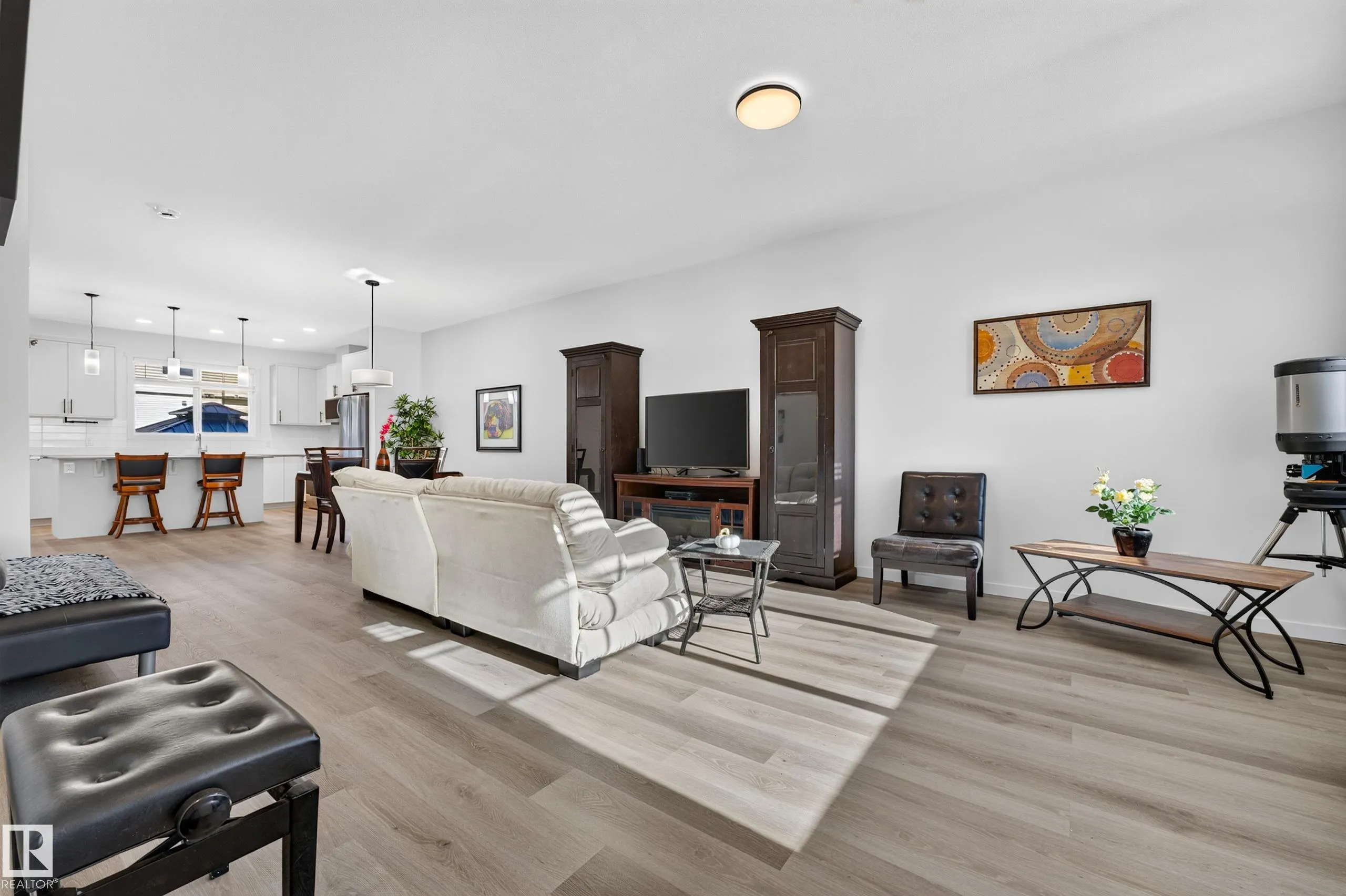 3983 Wren Loop