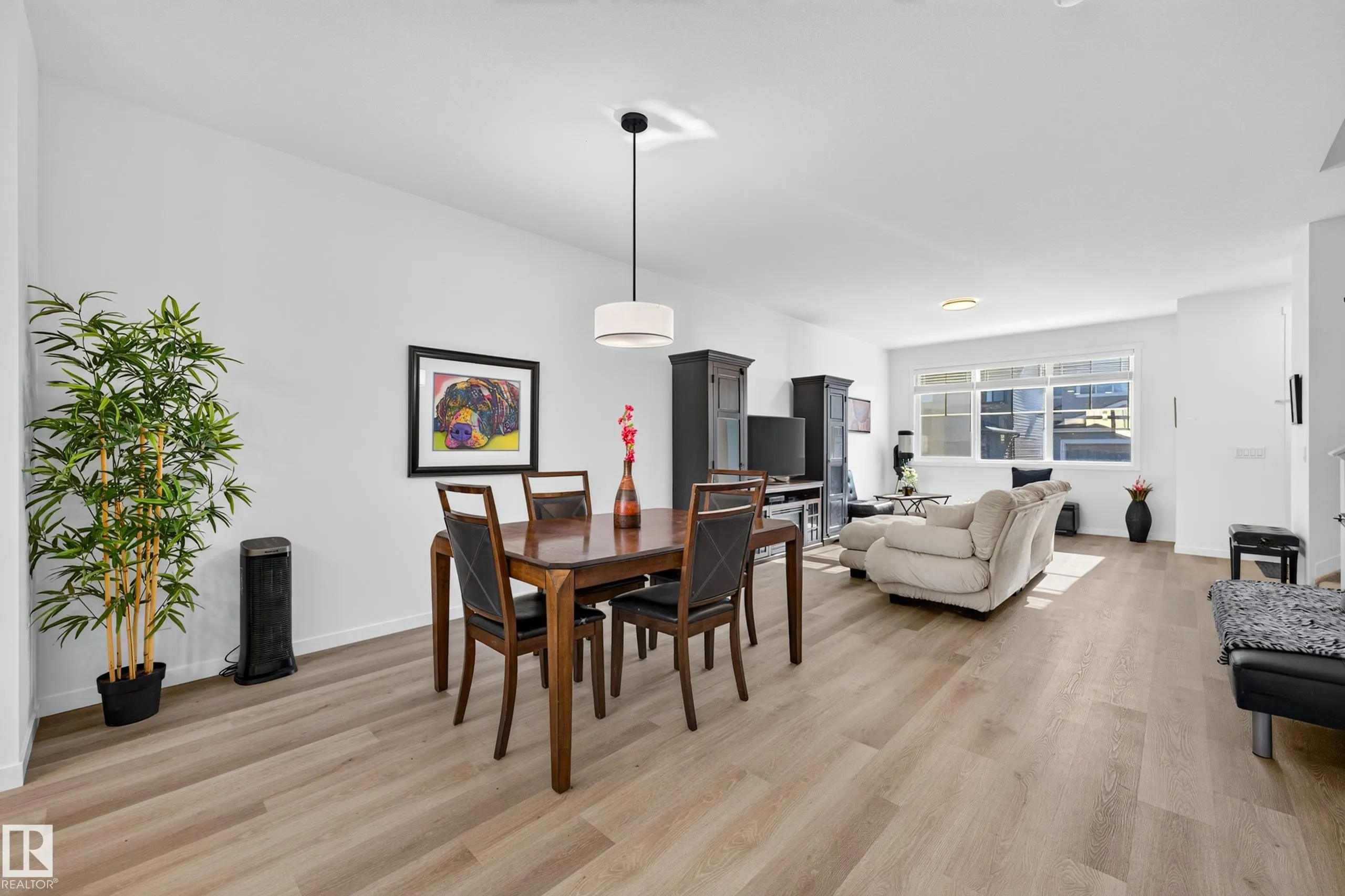 3983 Wren Loop