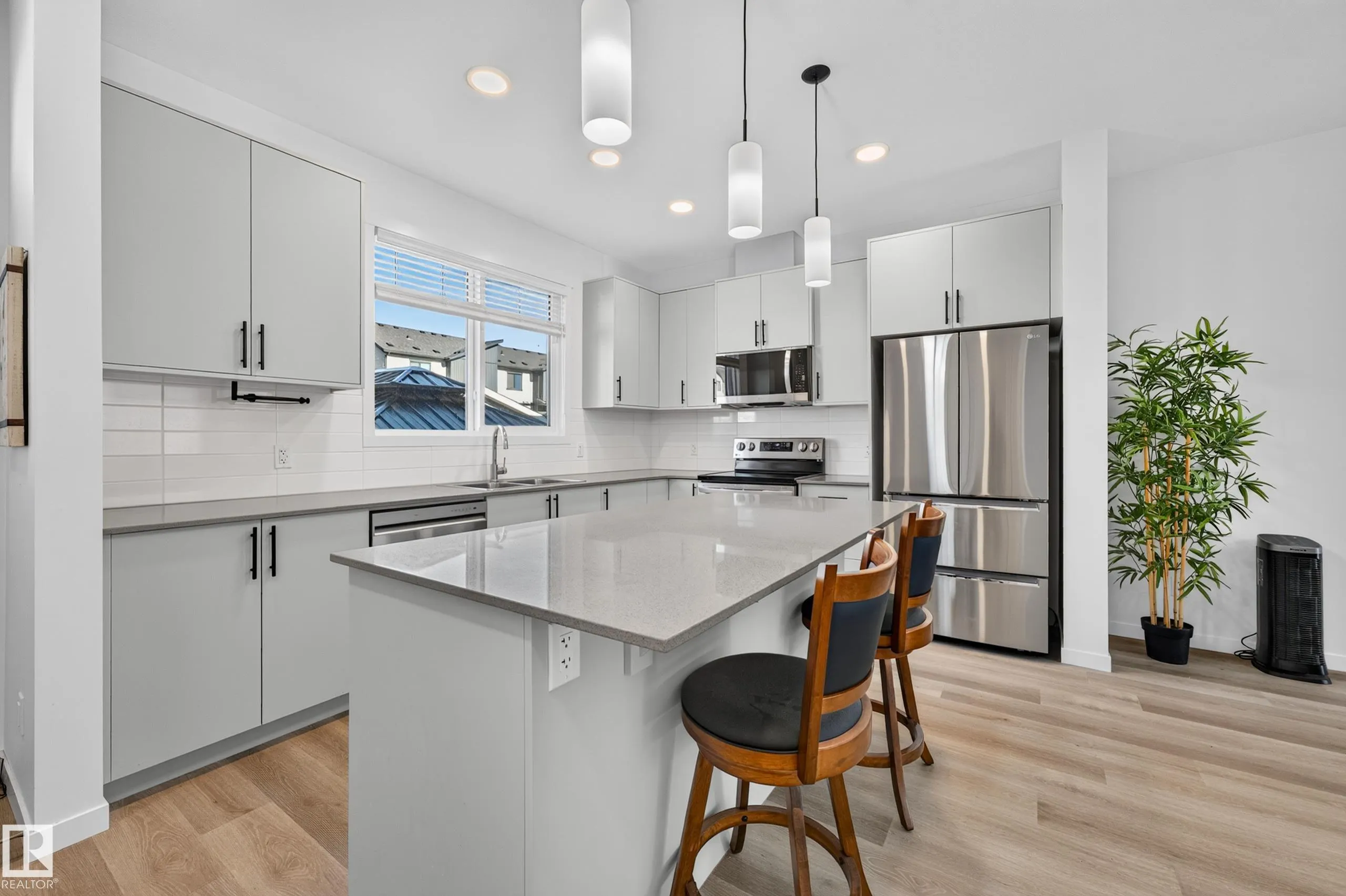 3983 Wren Loop