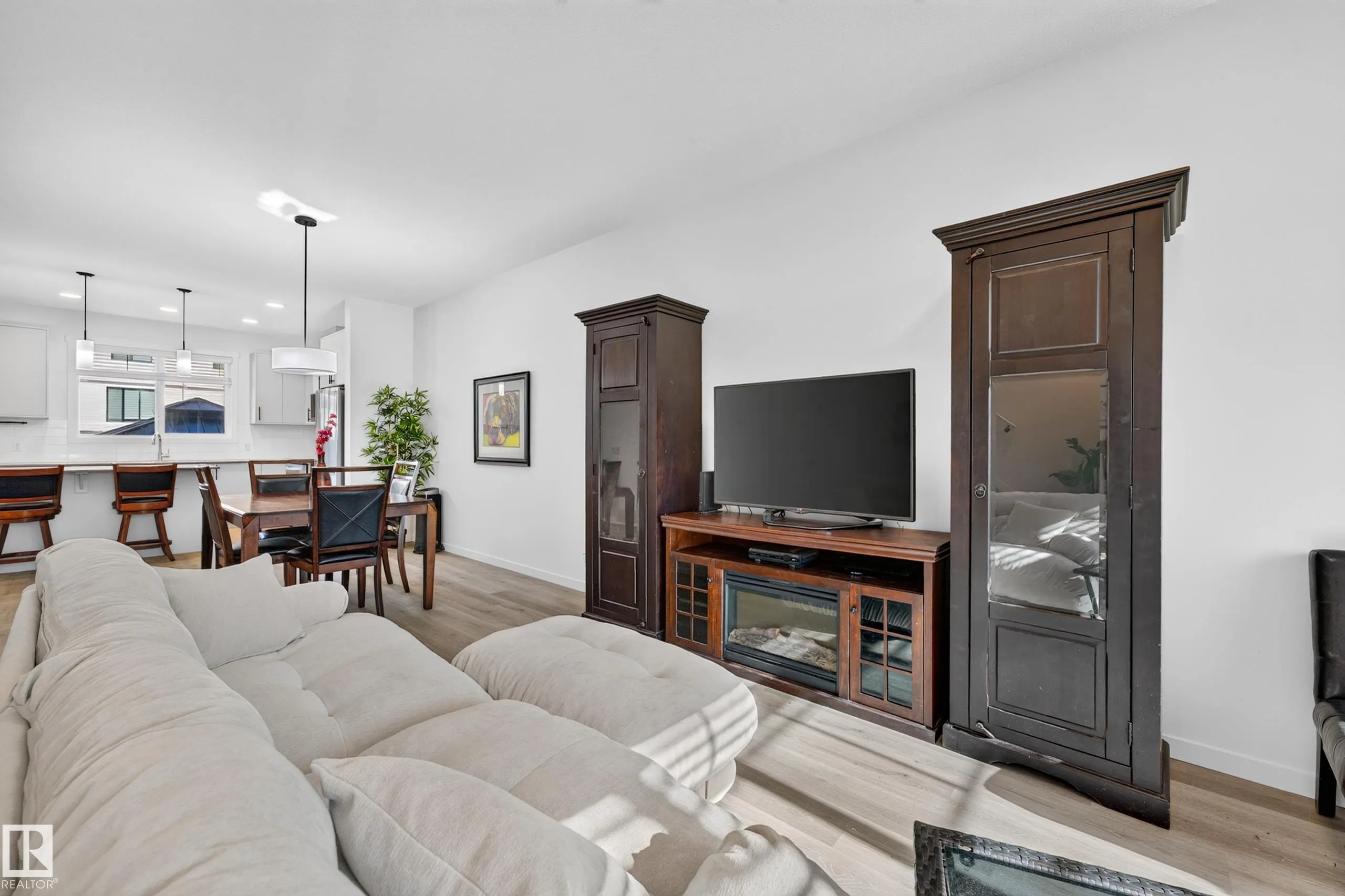 3983 Wren Loop