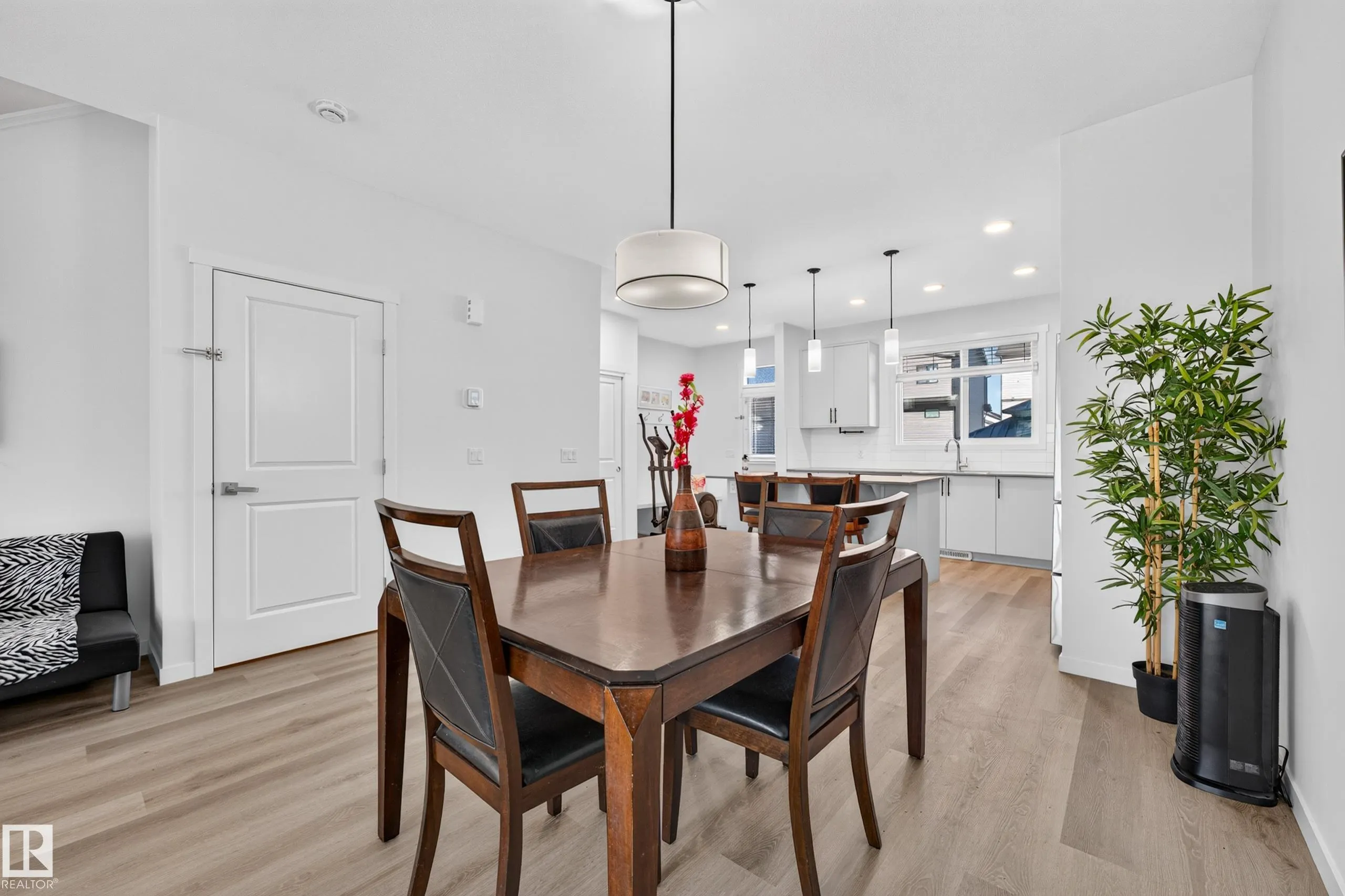 3983 Wren Loop