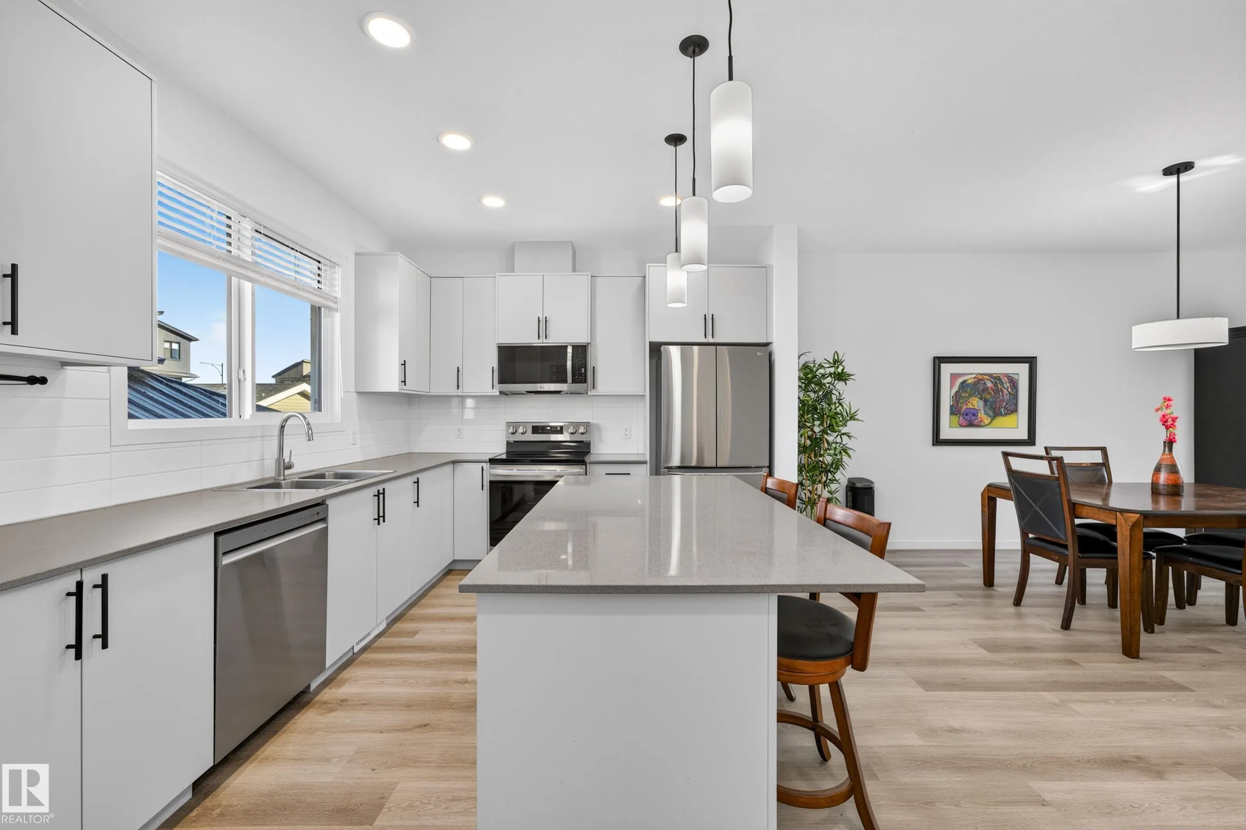 3983 Wren Loop