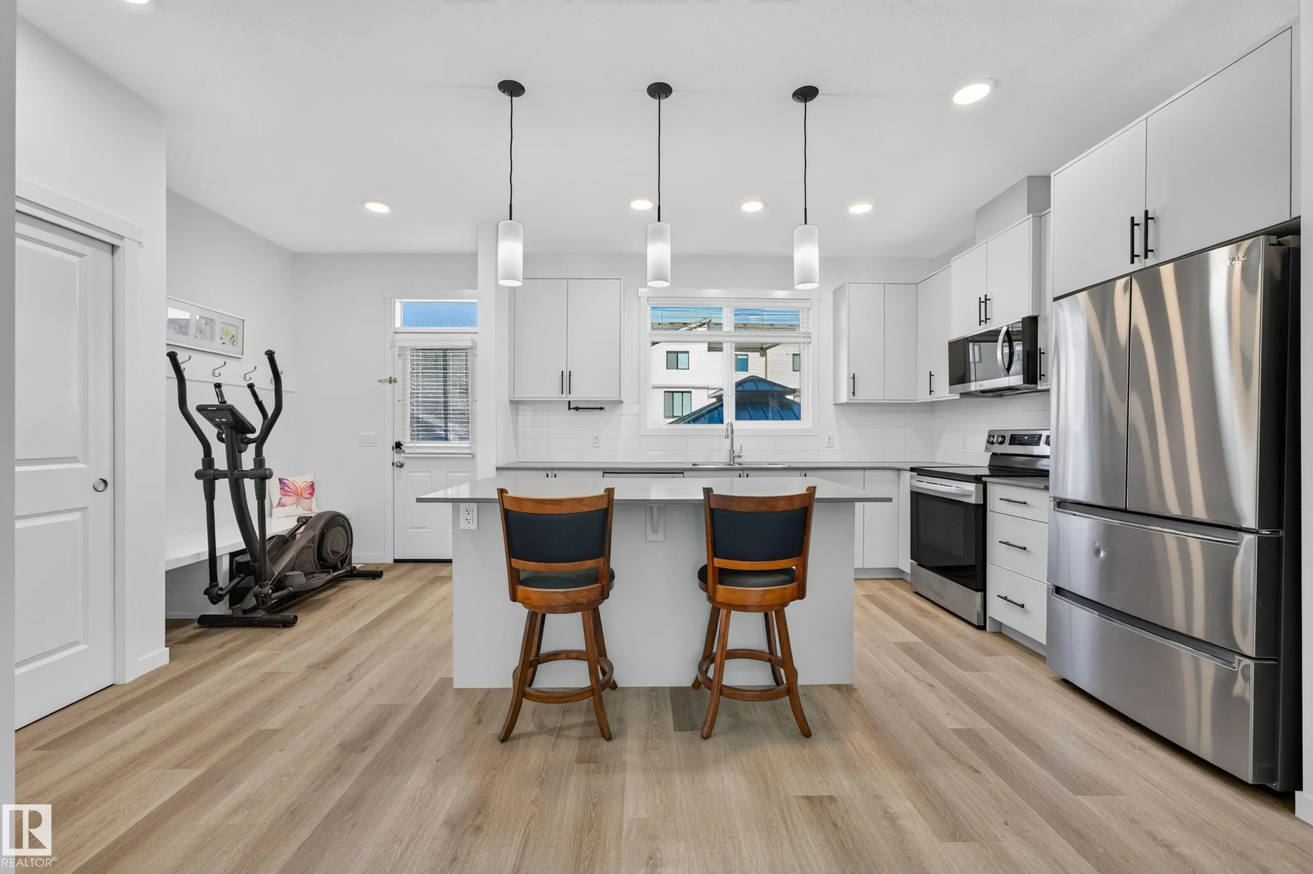 3983 Wren Loop