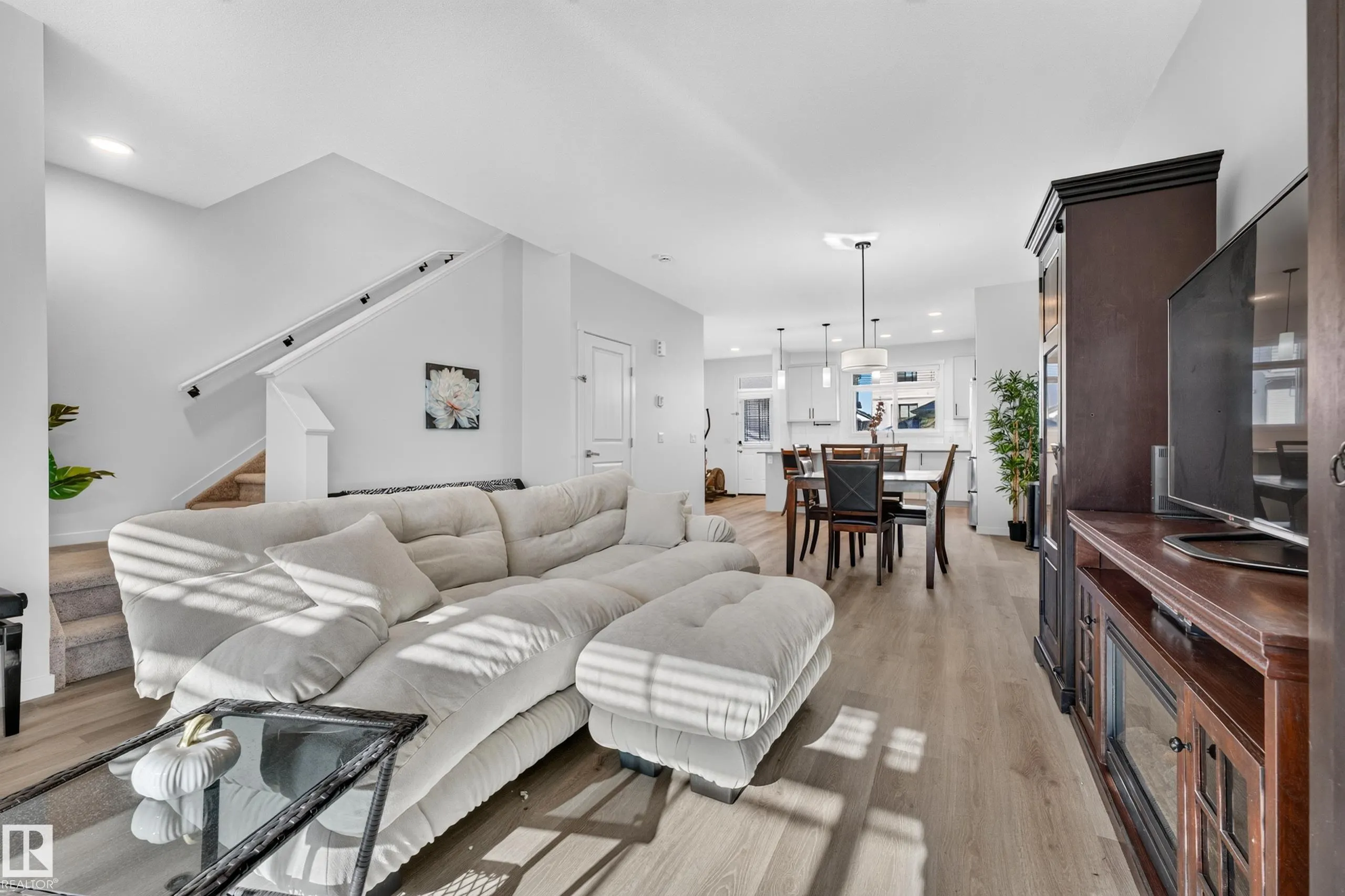 3983 Wren Loop
