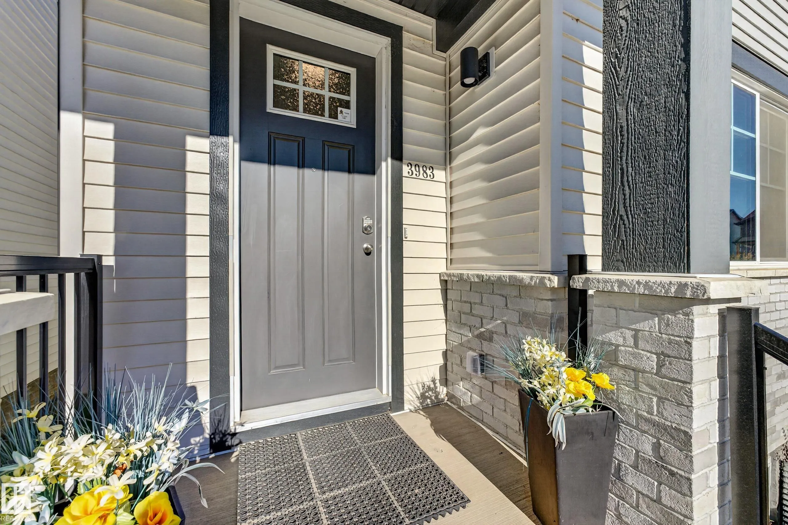 3983 Wren Loop