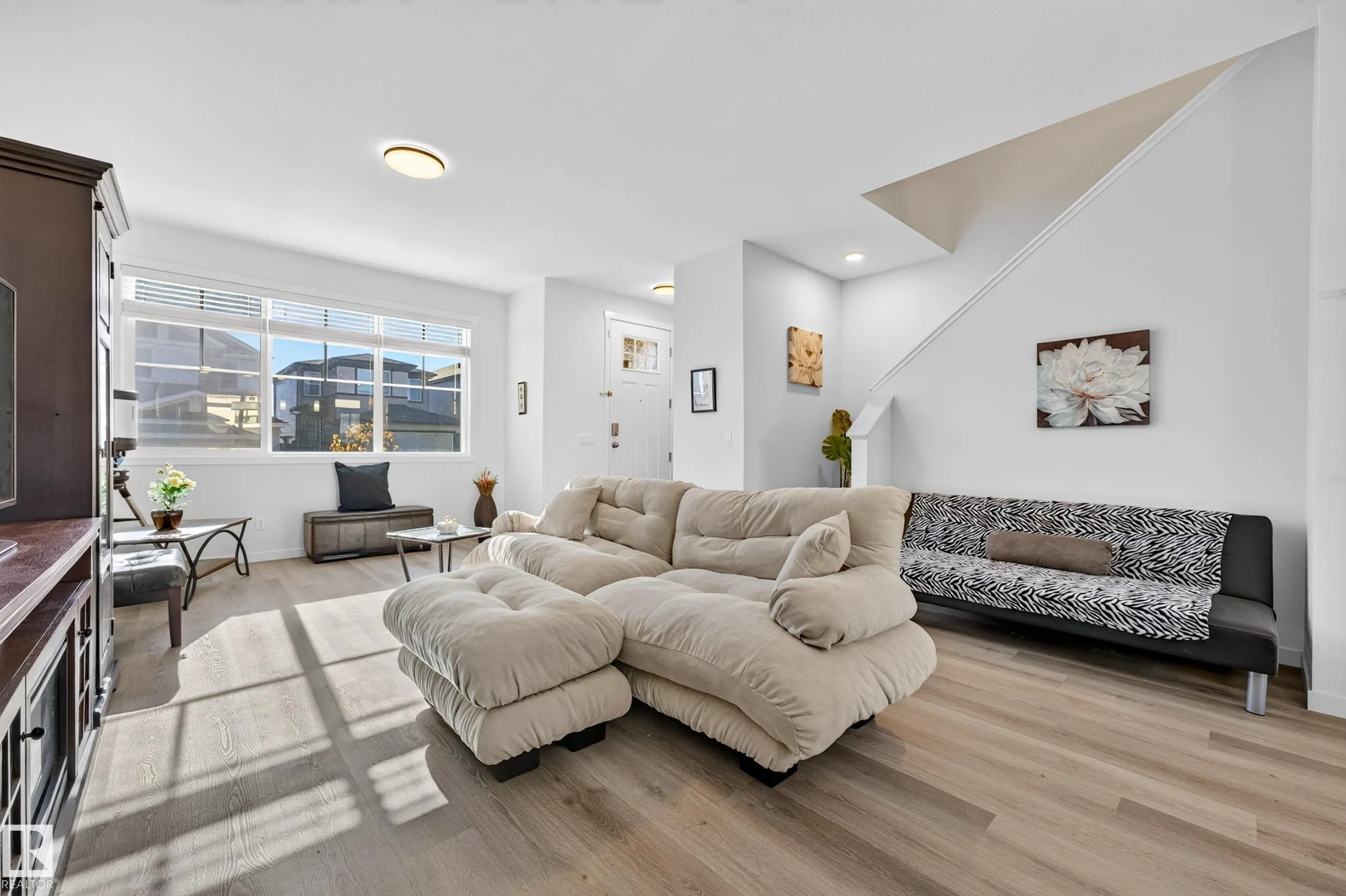 3983 Wren Loop